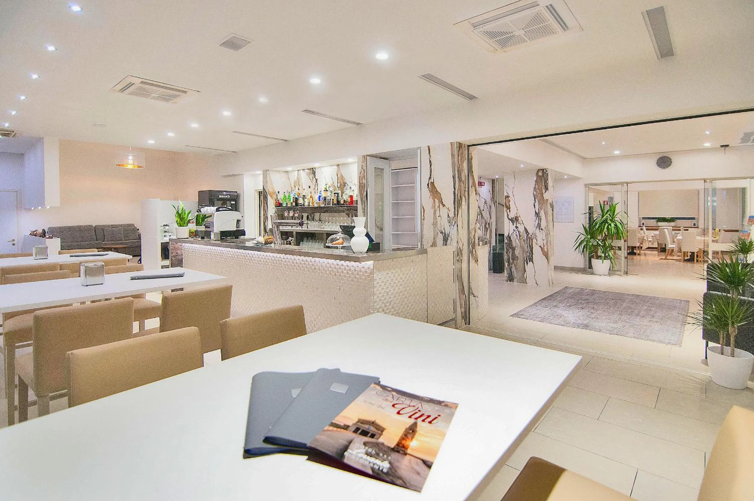 Restaurant/places to eat in Hotel Levante