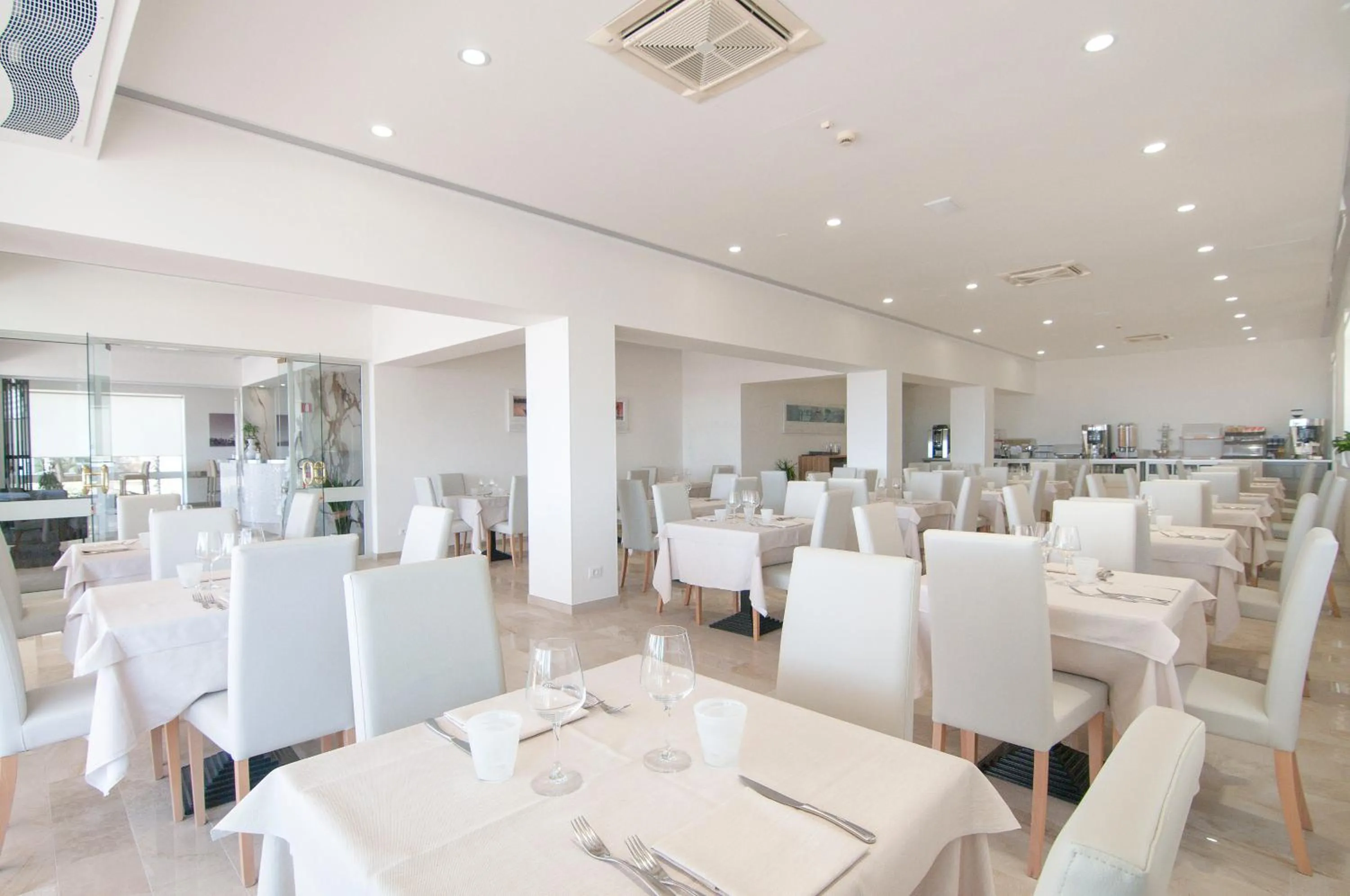 Restaurant/places to eat in Hotel Levante