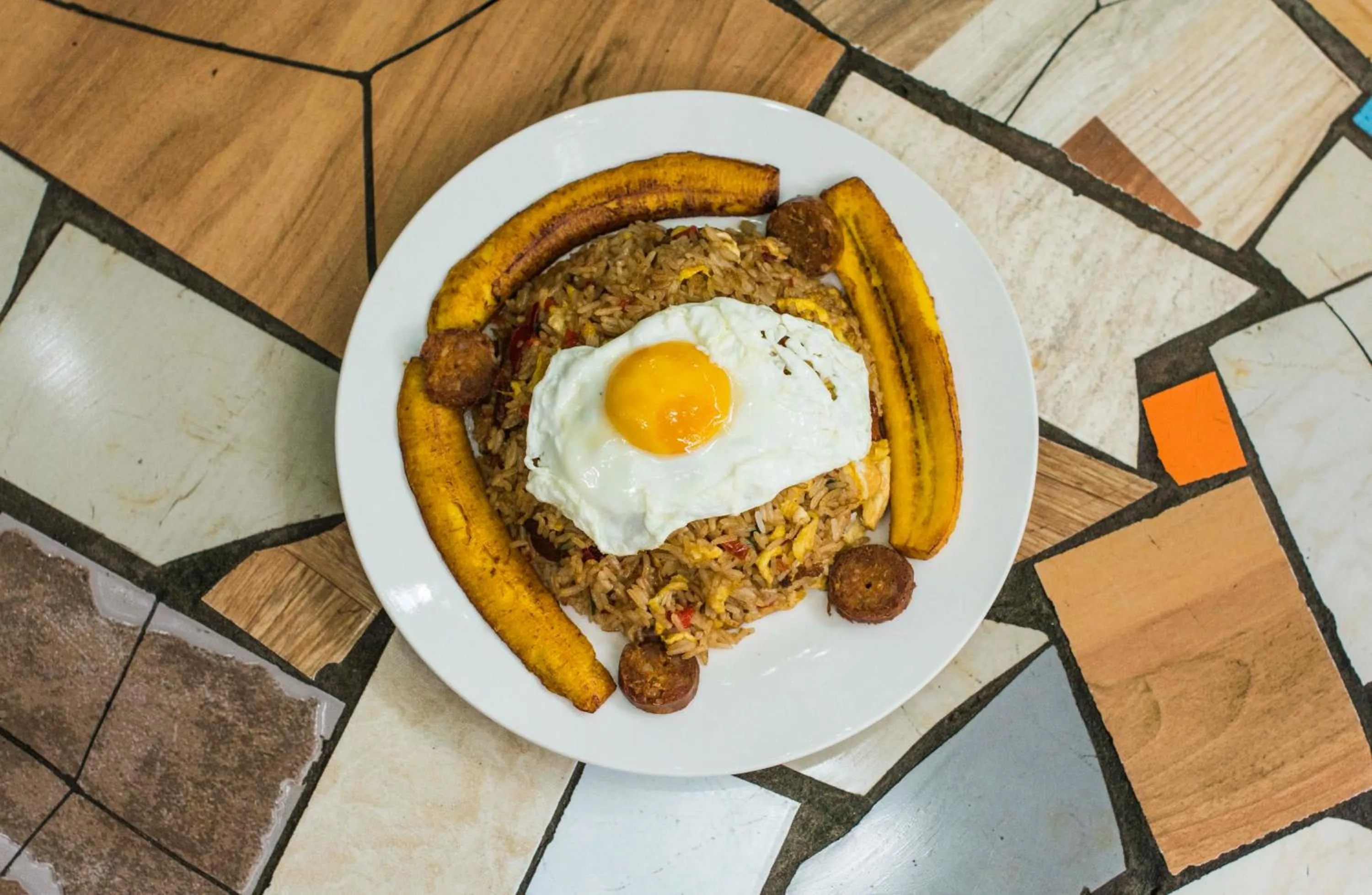 Restaurant/places to eat in Casa de Palos Boutique