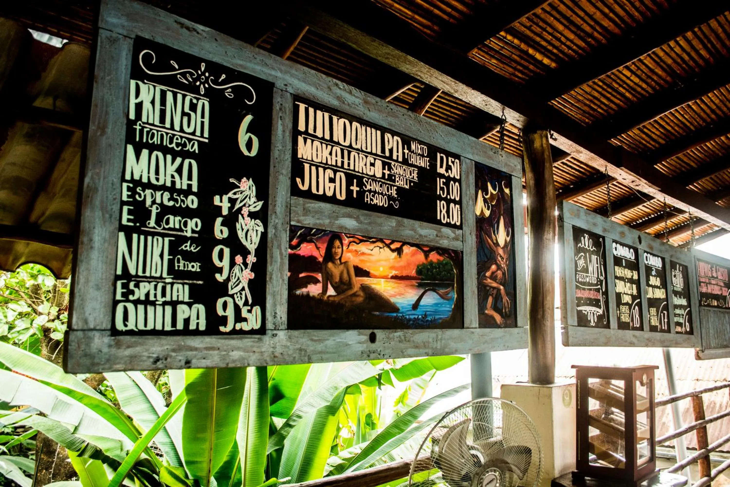 Drinks in Casa de Palos Boutique