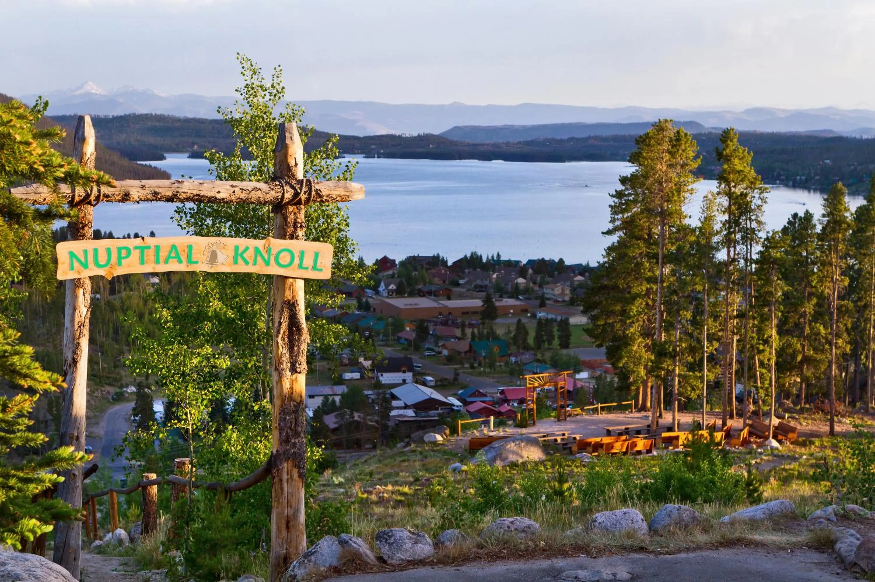Lake view in Grand Lake Lodge