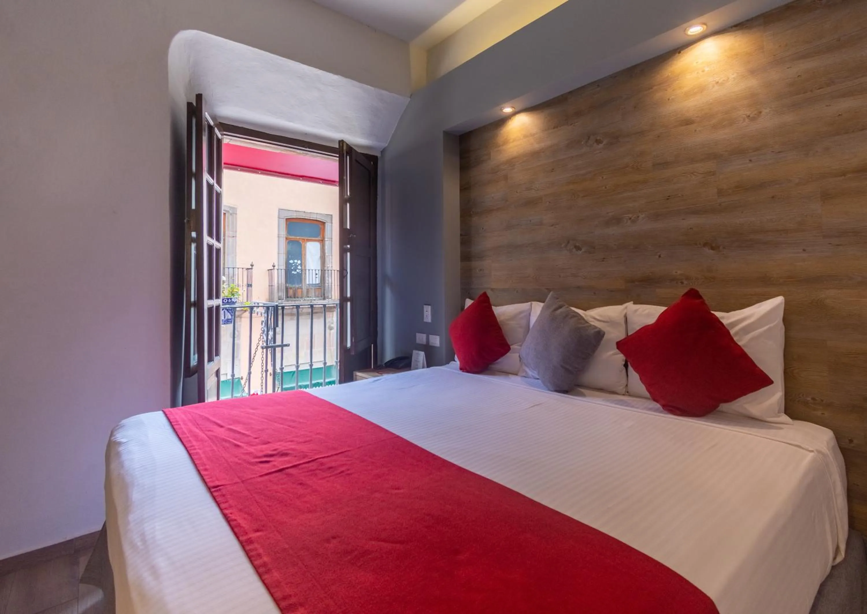 Photo of the whole room, Bed in Hotel Hidalgo