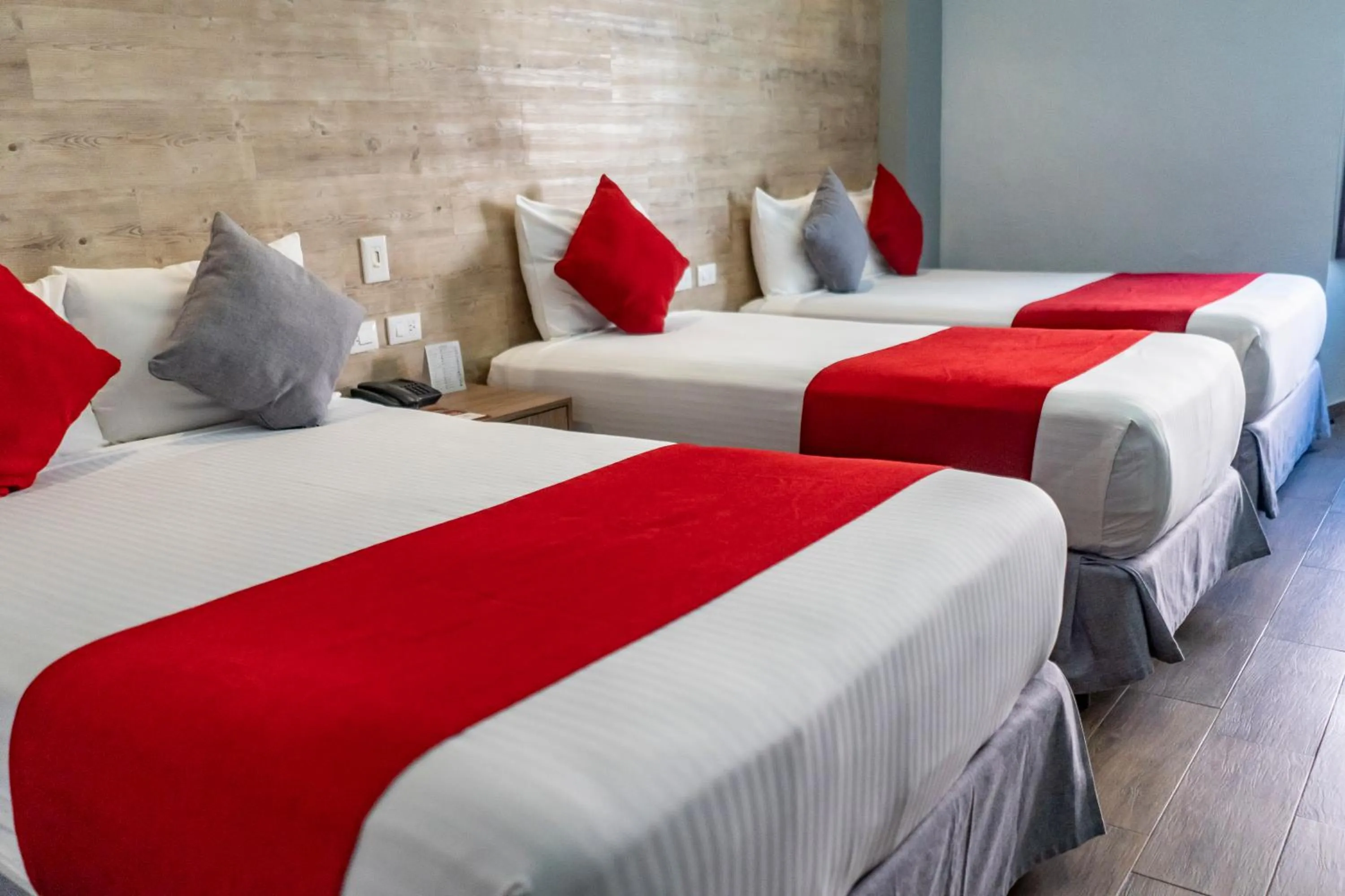 Photo of the whole room, Bed in Hotel Hidalgo