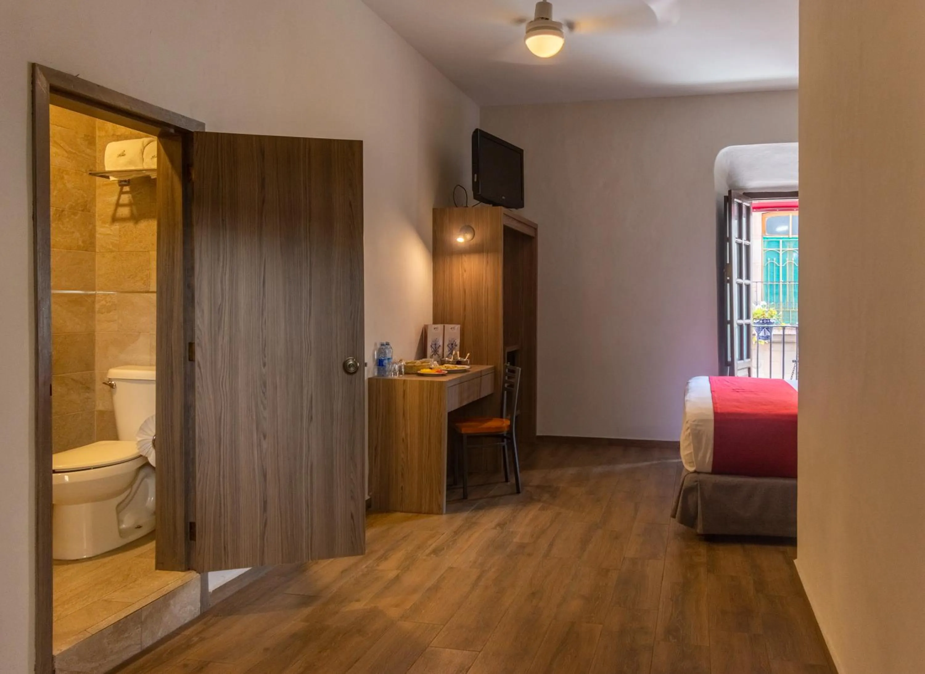 Photo of the whole room, Bed in Hotel Hidalgo