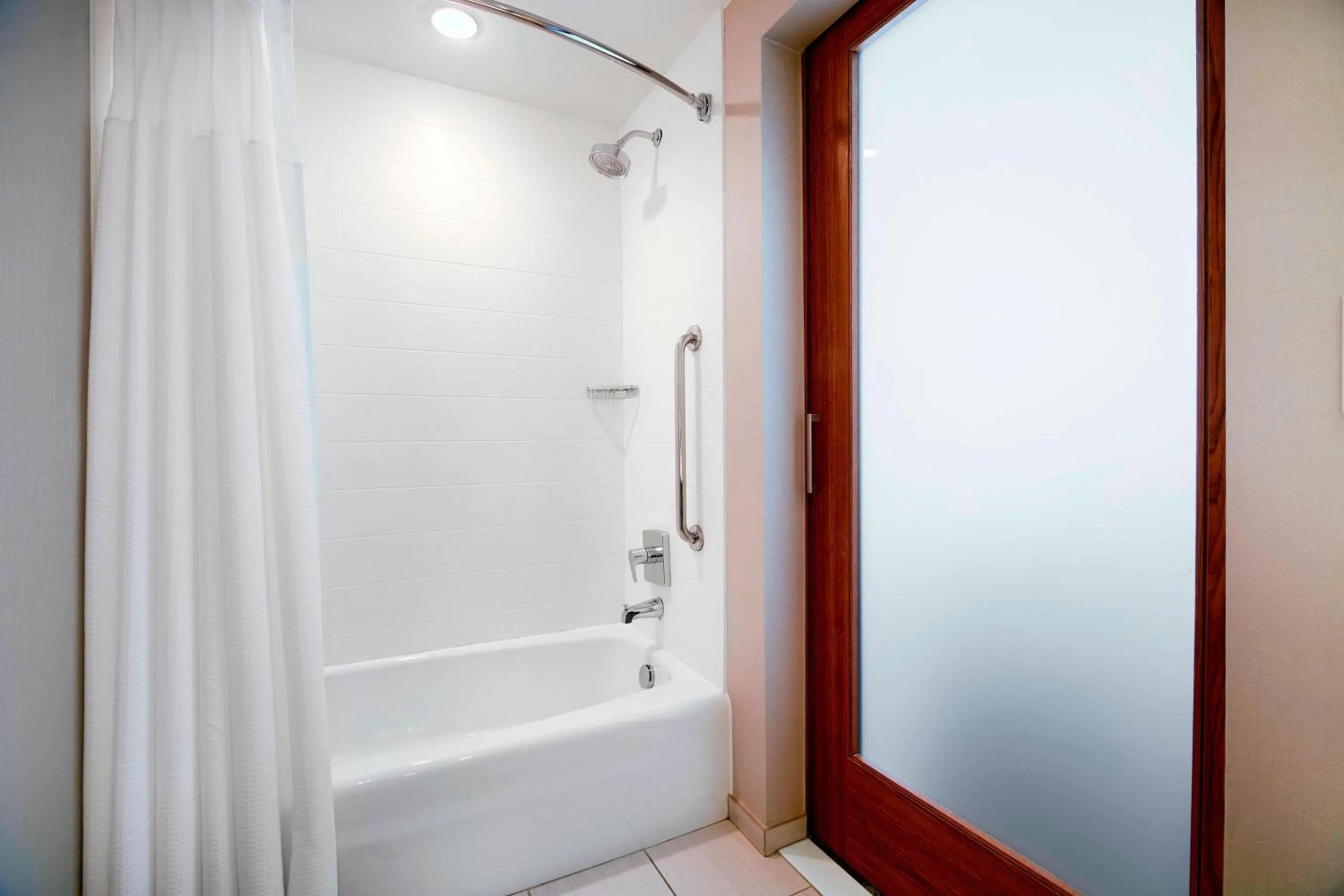 Bathroom in SpringHill Suites by Marriott Columbus OSU