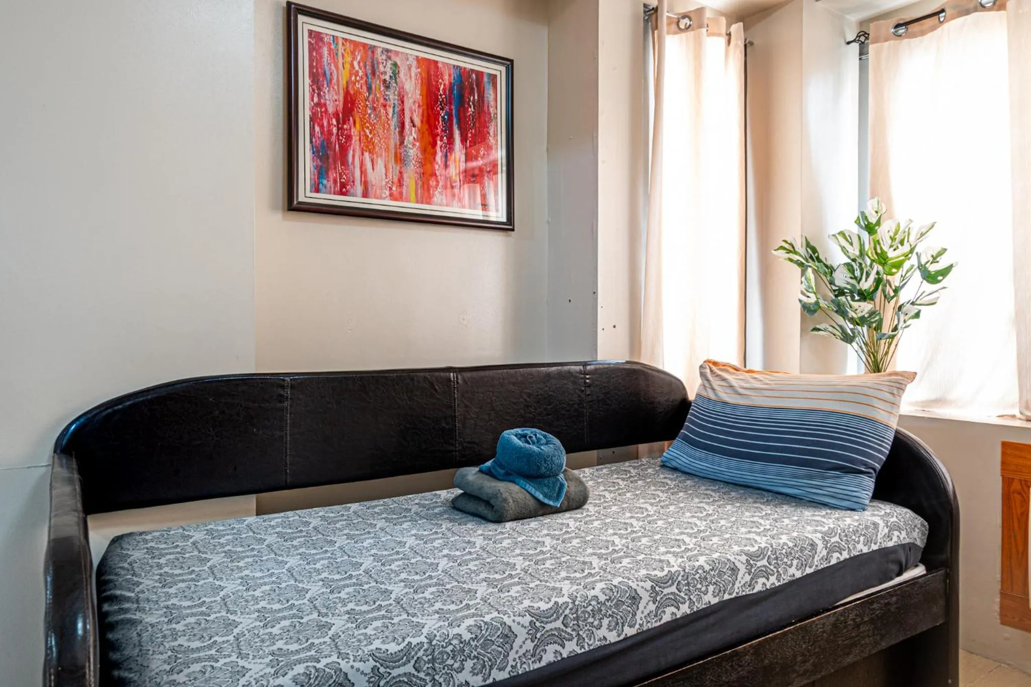 Bed in Condo Apartment near Manila Airport NAIA T3