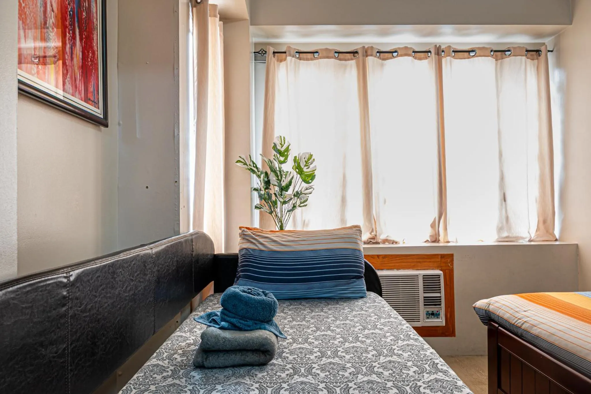 Bed in Condo Apartment near Manila Airport NAIA T3
