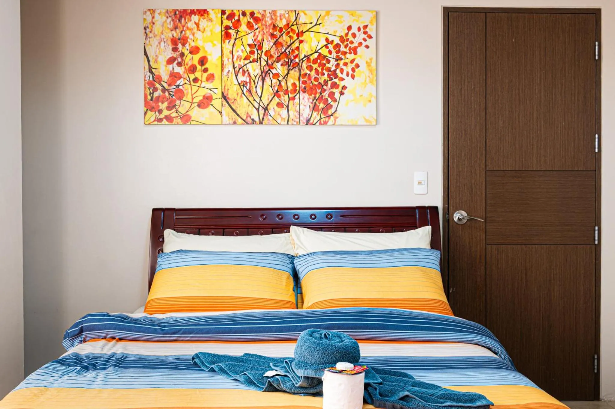 Bed in Condo Apartment near Manila Airport NAIA T3