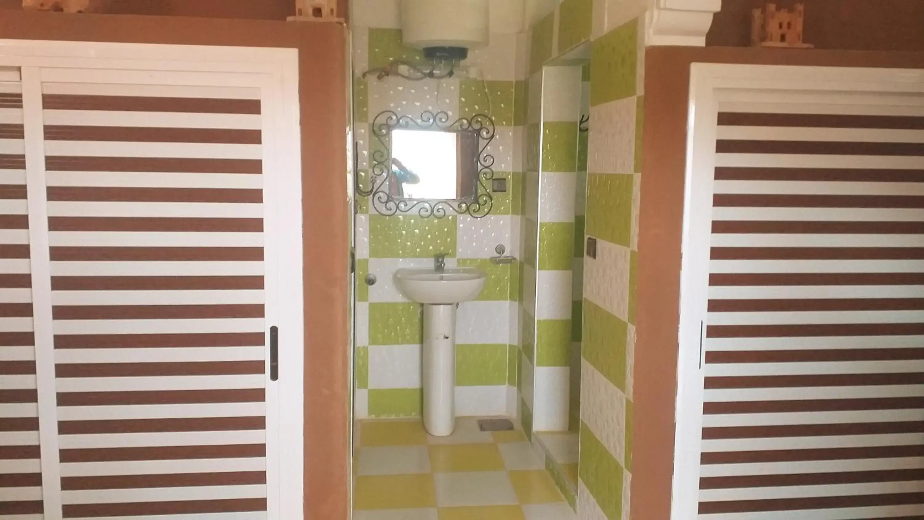 Triple Room with Pool View - single occupancy in Auberge Camping BOUGAFER Tamtetoucht Triple Room with Pool View - single occupancy in Auberge Camping BOUGAFER Tamtetoucht