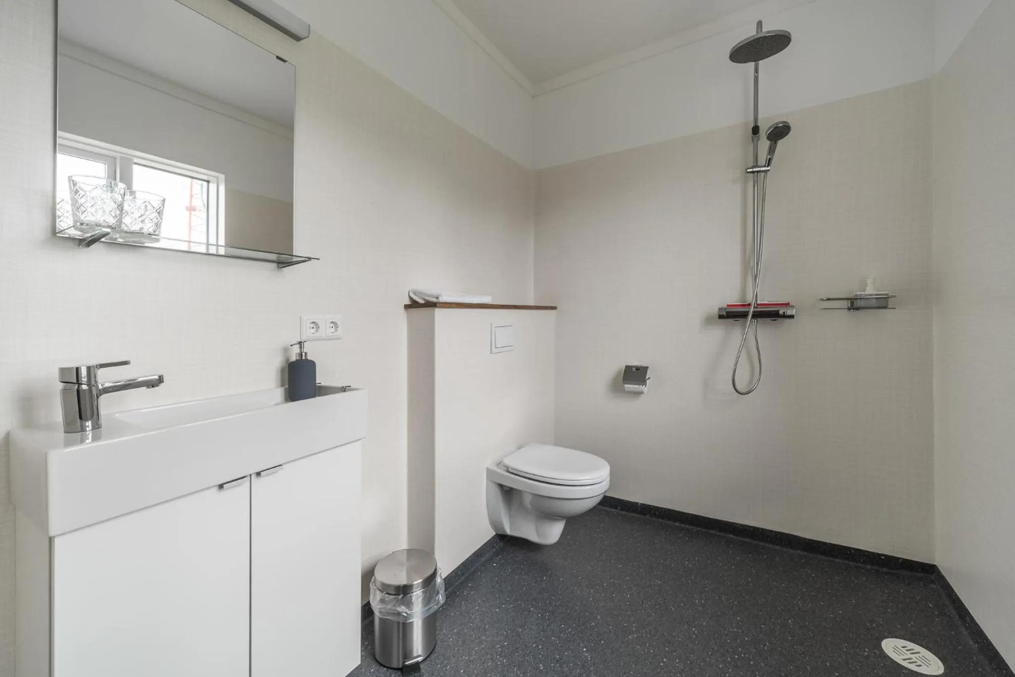 Bathroom in Holt Inn