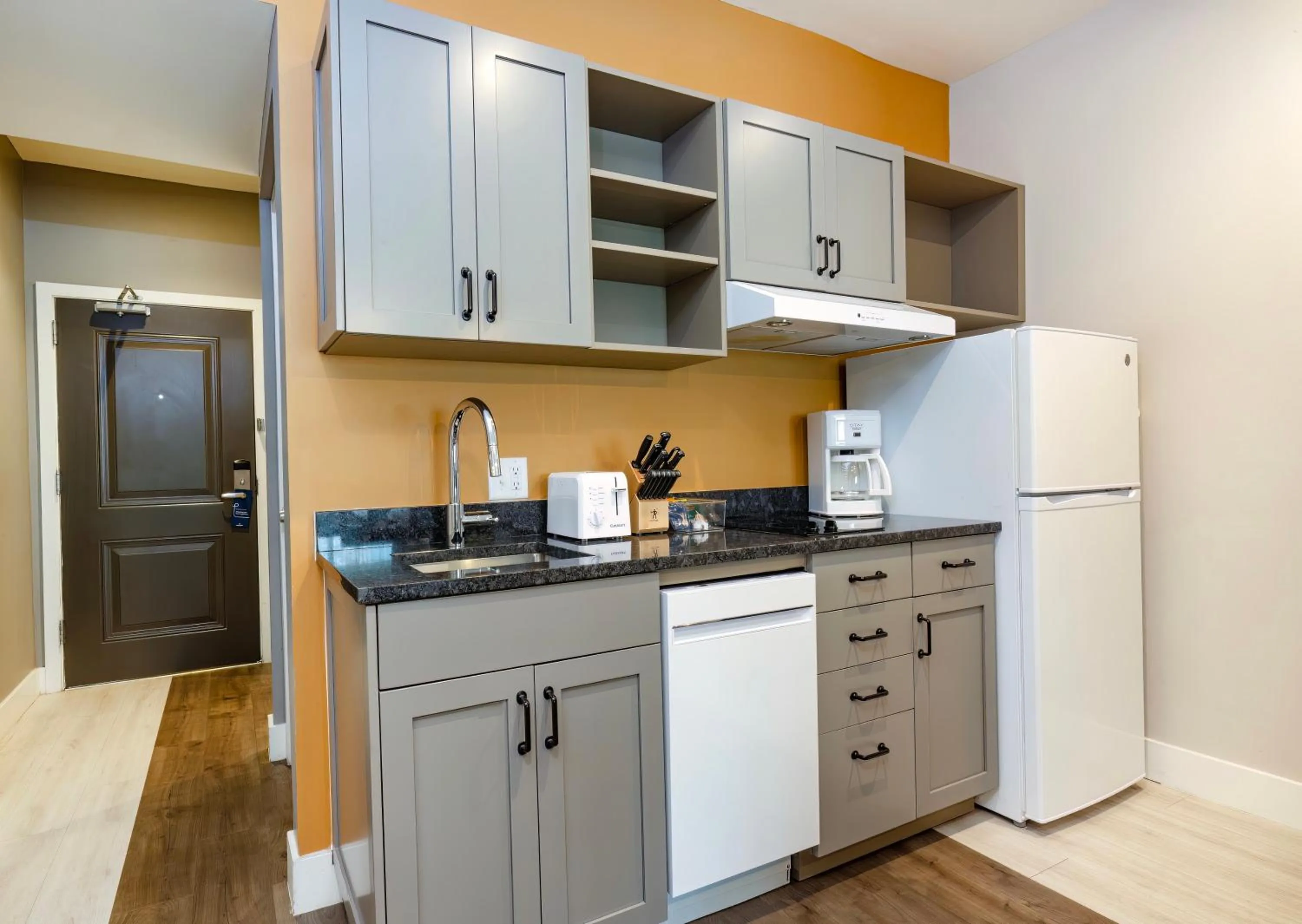 Kitchen or kitchenette in WorldMark Orlando Kingstown Reef