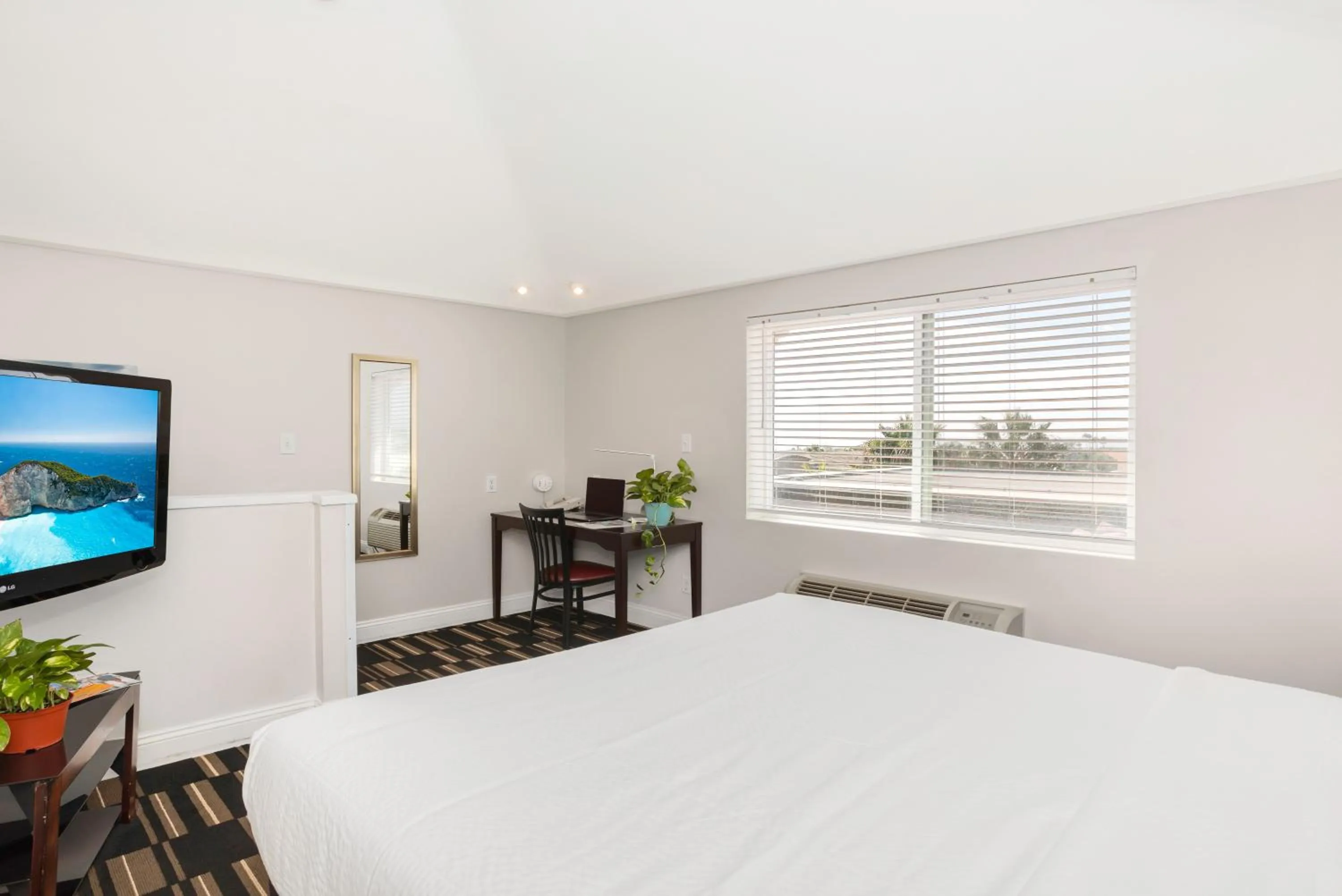 Bed in The Hotel Oceanside