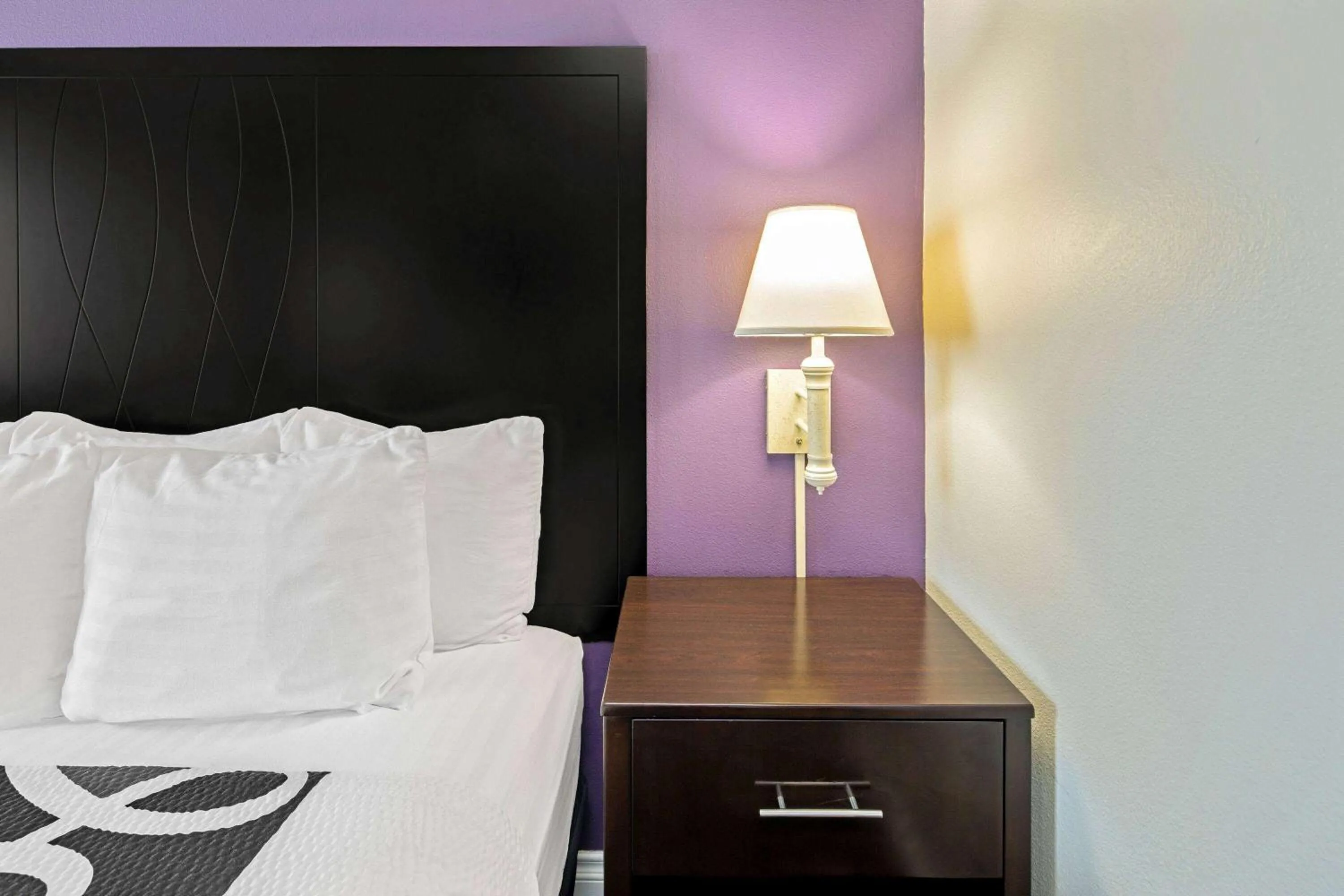 Photo of the whole room, Bed in The Hotel Oceanside