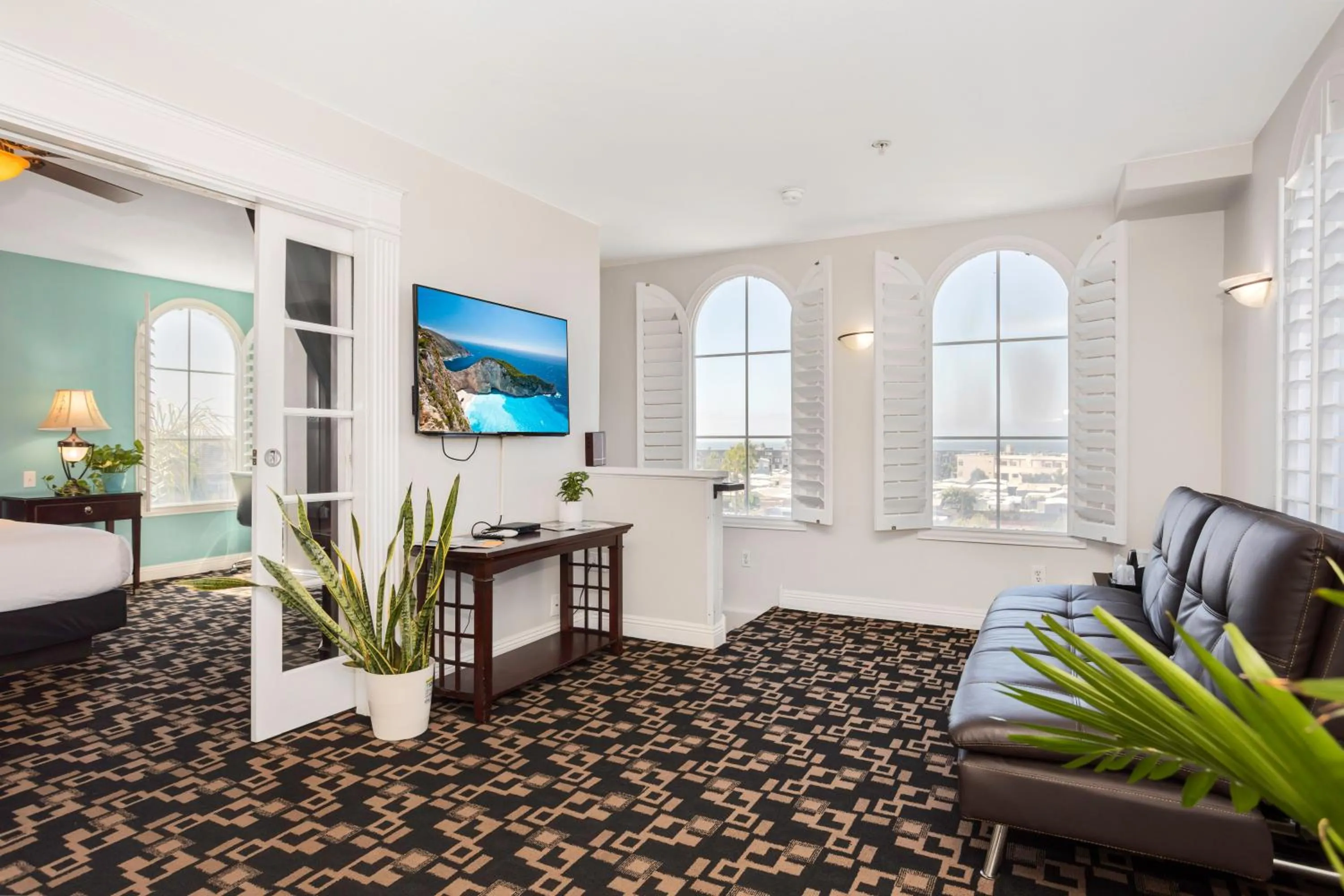 Communal lounge/ TV room in The Hotel Oceanside