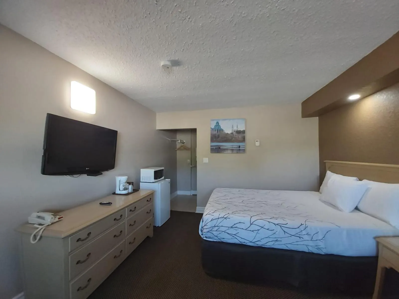 Bed in Arnprior Motor Inn