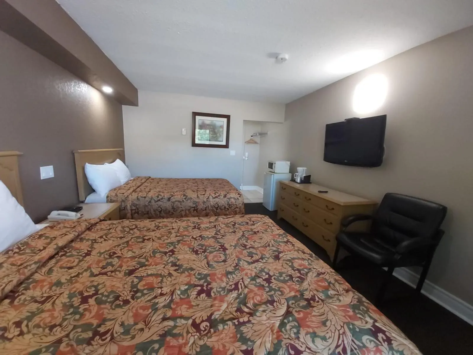 Bed in Arnprior Motor Inn