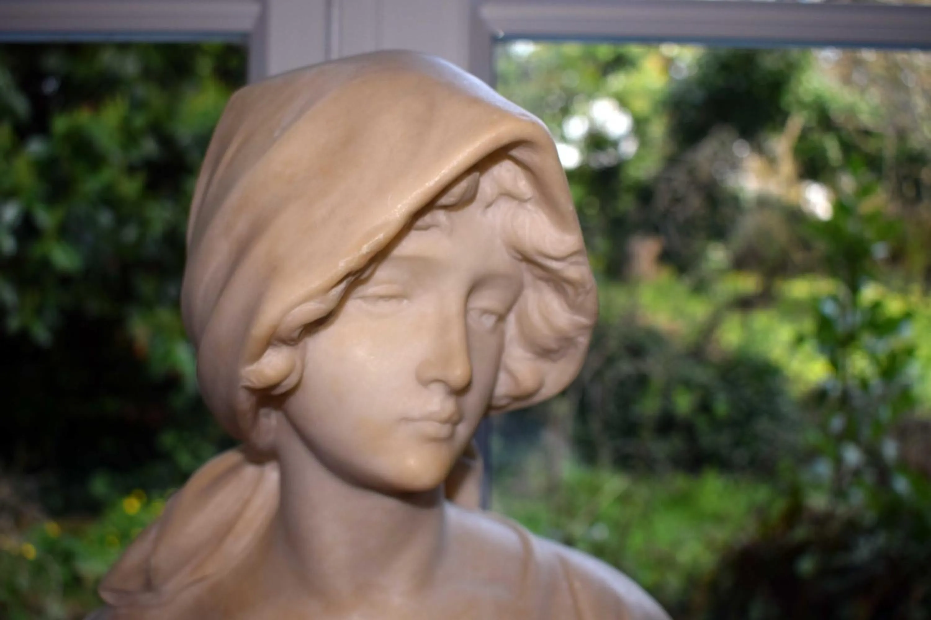 Decorative detail in Le Manoir des Doyens