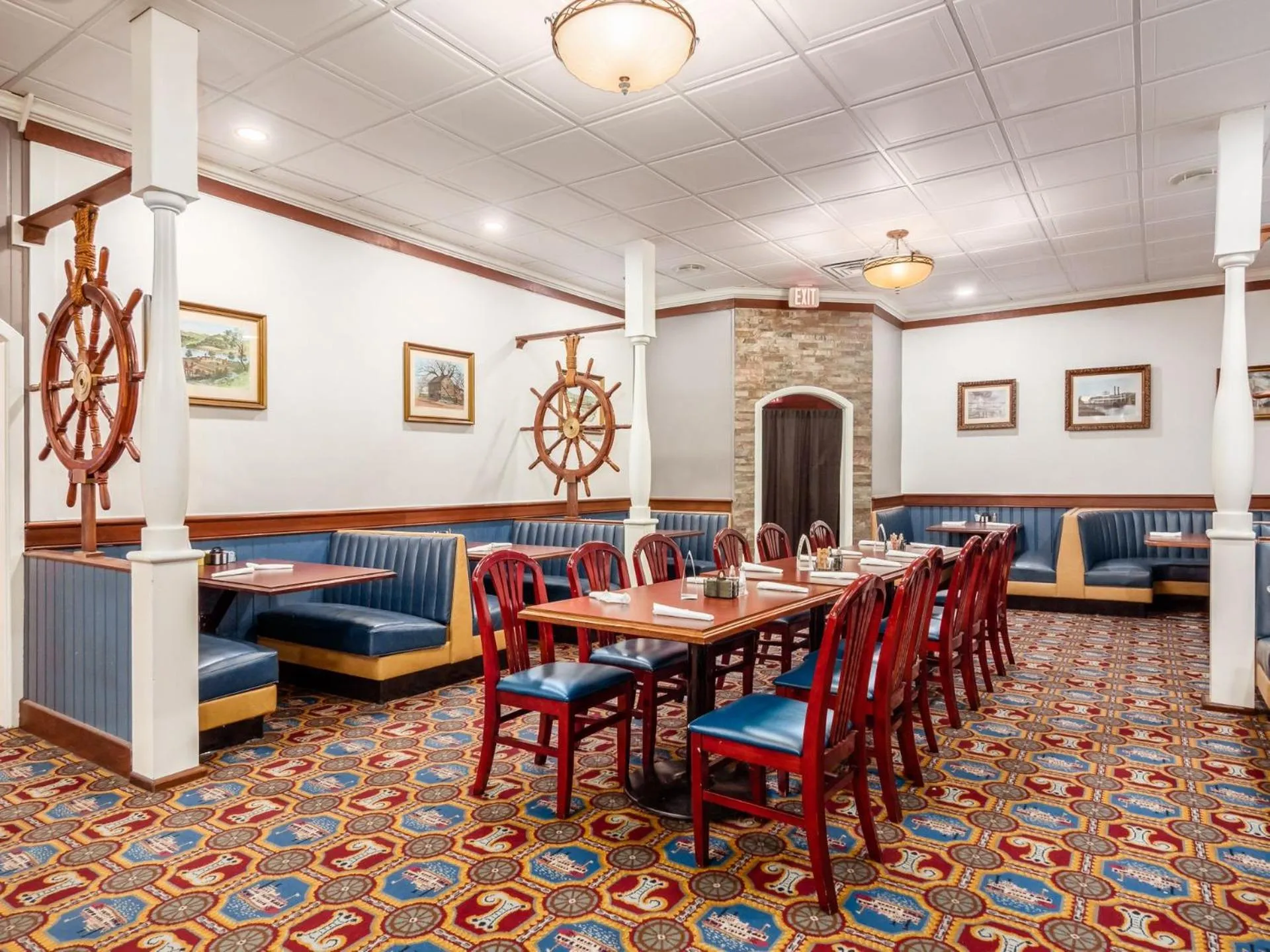 Restaurant/places to eat in Lafayette Hotel Marietta