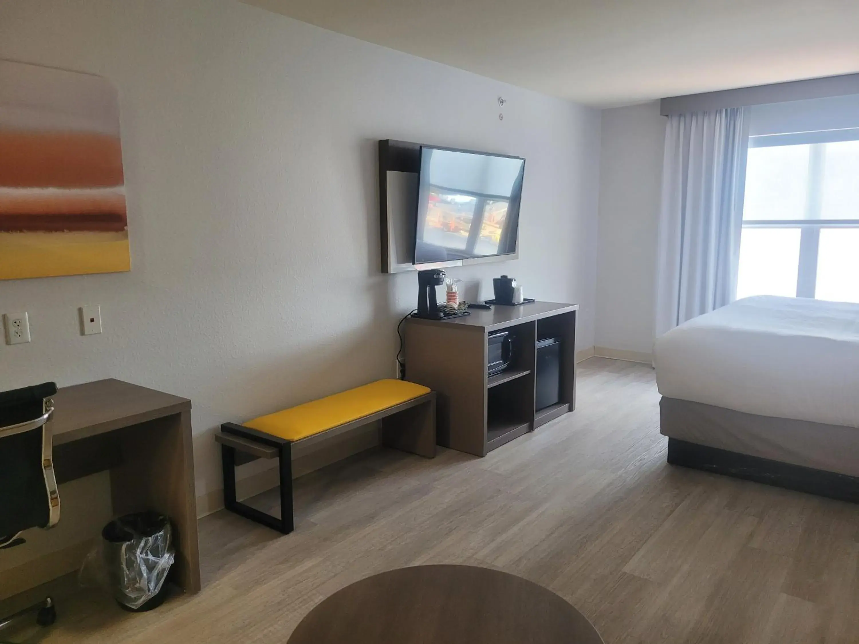 Bedroom, Bed in Comfort Inn & Suites Bedroom, Bed in Comfort Inn & Suites