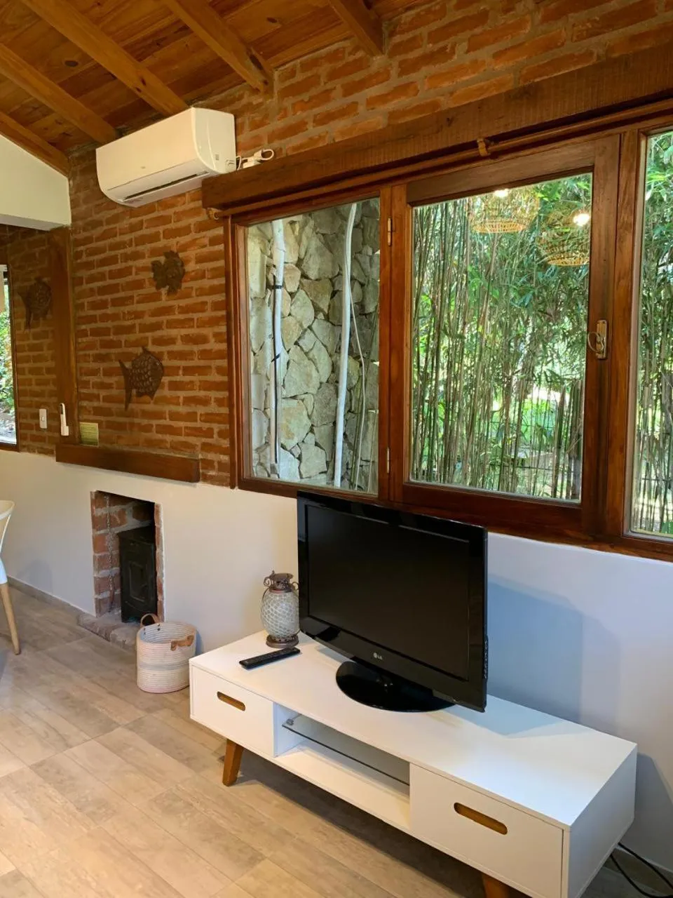 TV and multimedia in Kimbara Bosque y Mar