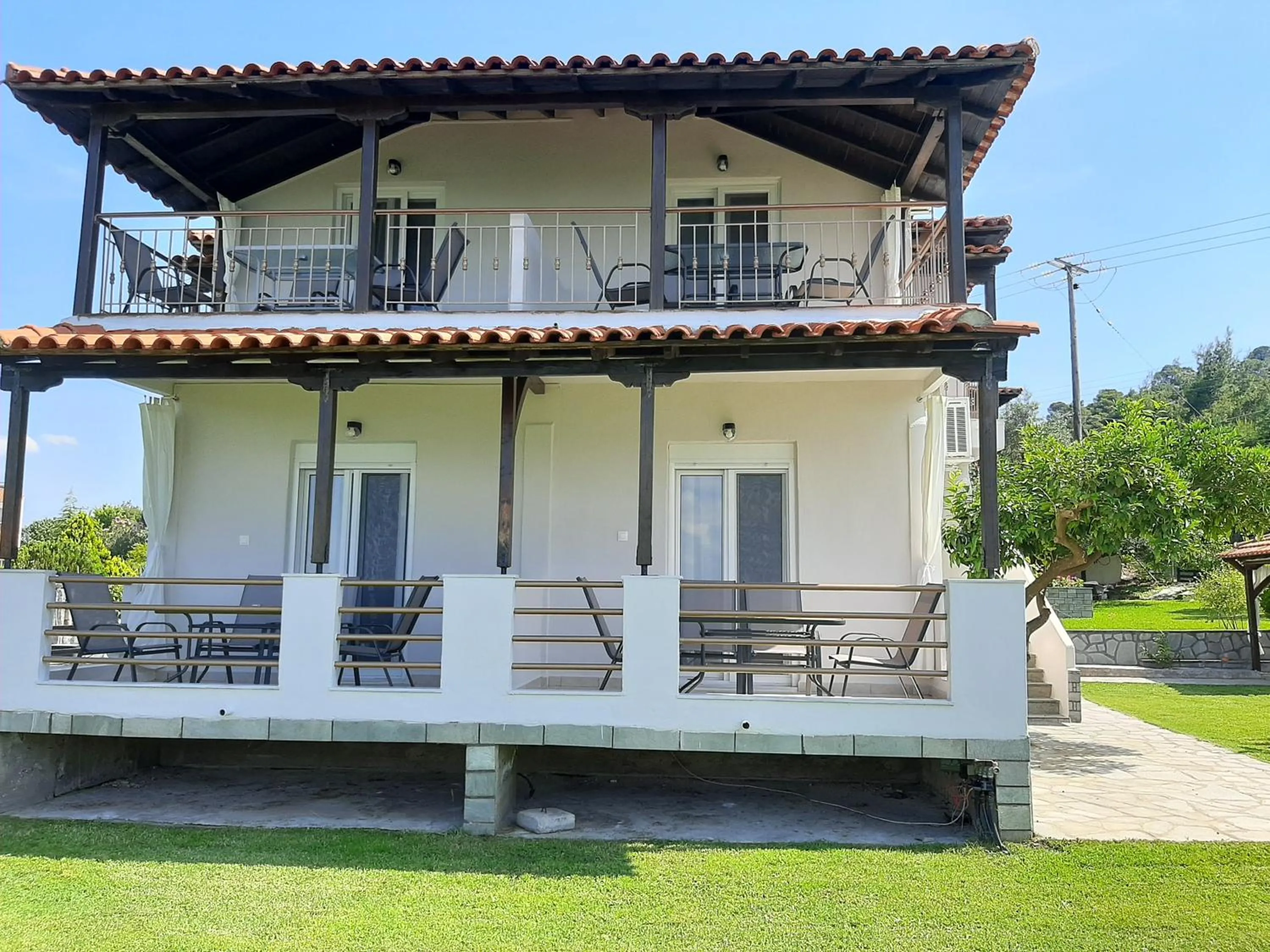 Latoura Studios