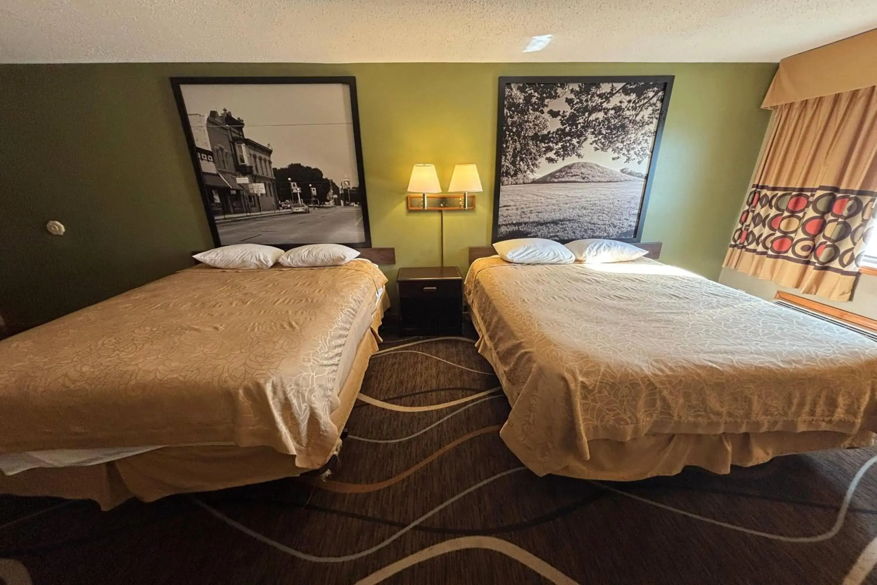 Photo of the whole room, Bed in Super 8 by Wyndham Normal Bloomington Photo of the whole room, Bed in Super 8 by Wyndham Normal Bloomington