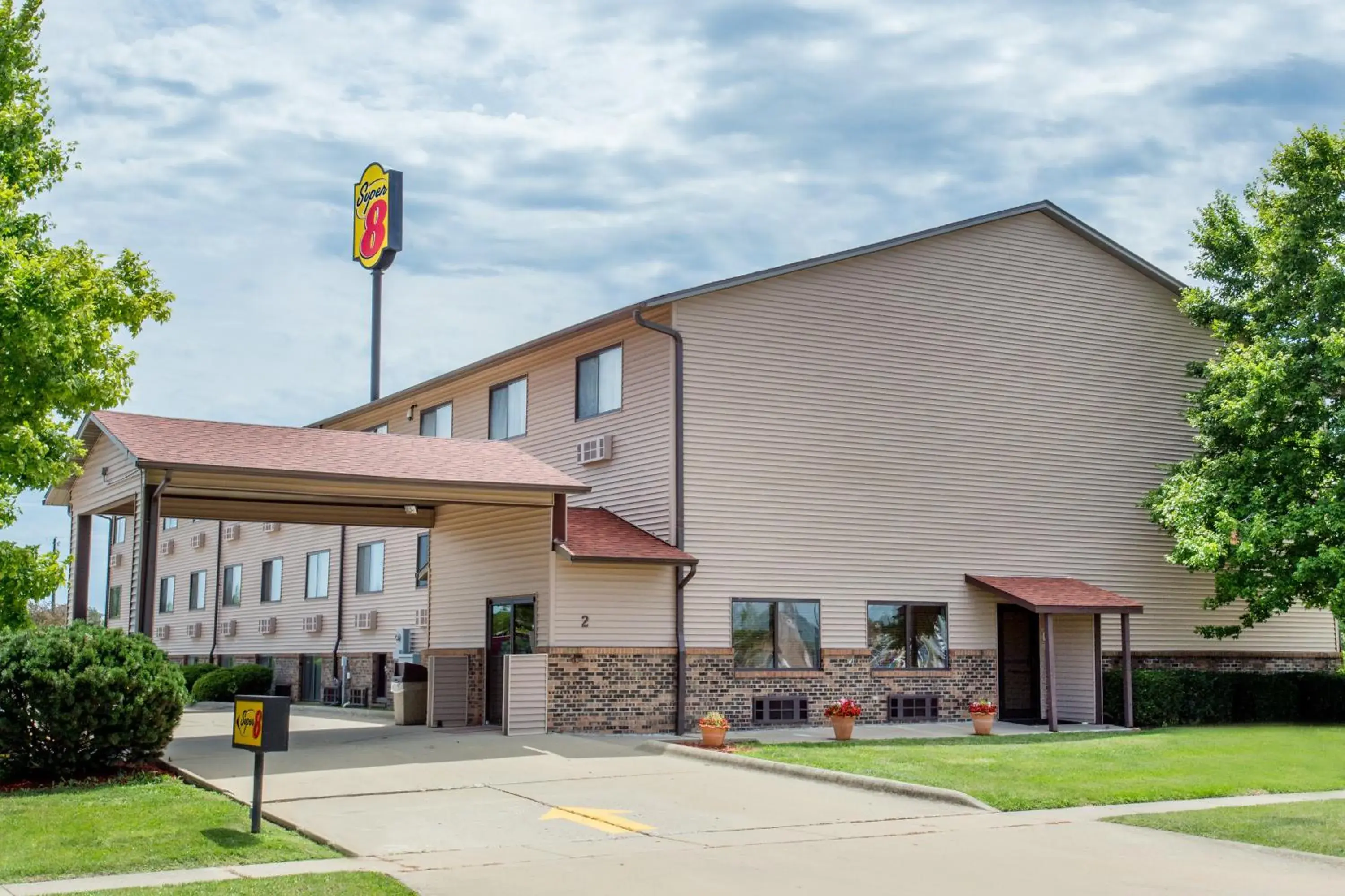 Property Building in Super 8 by Wyndham Normal Bloomington