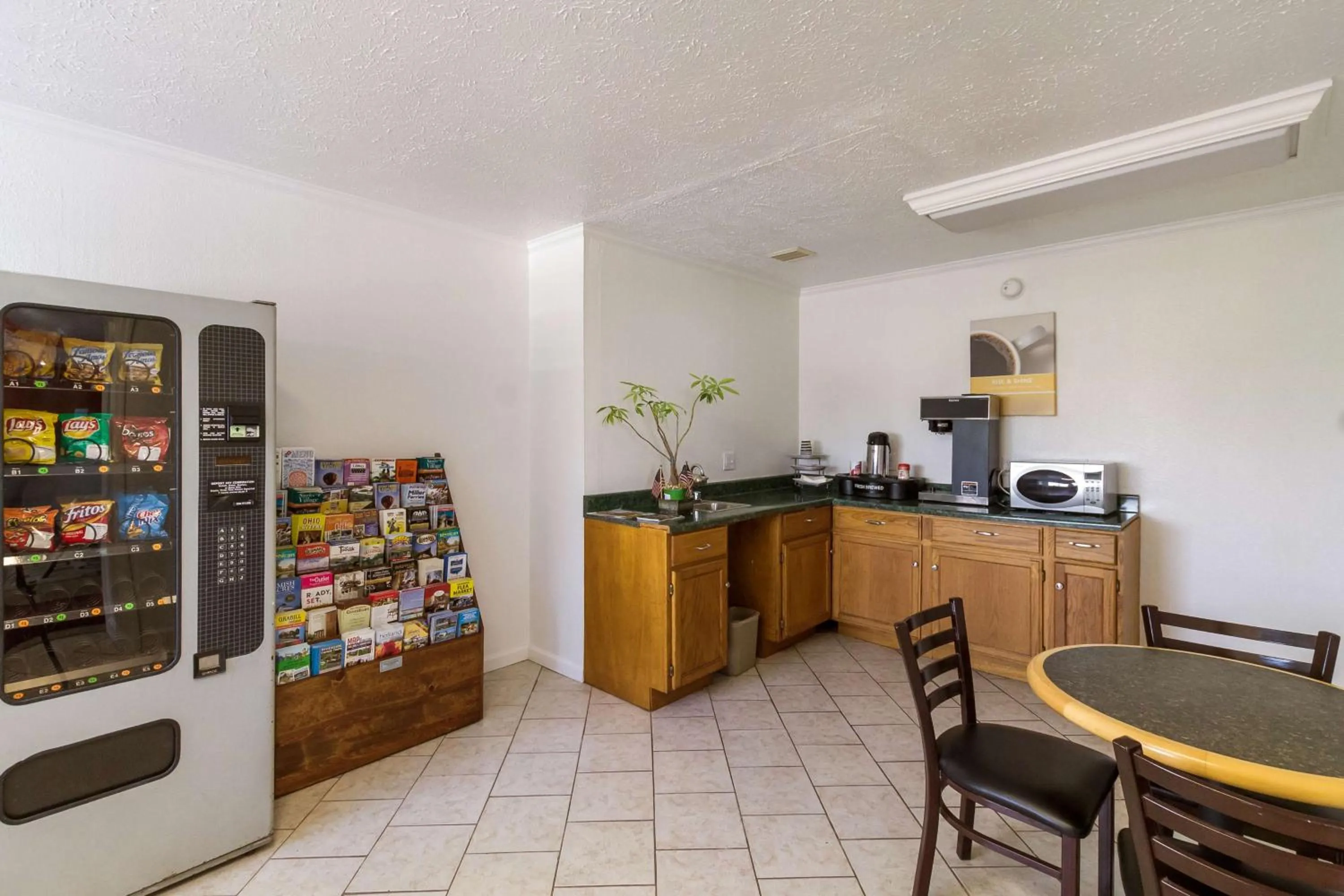 Restaurant/places to eat in Motel 6-Rossford, OH