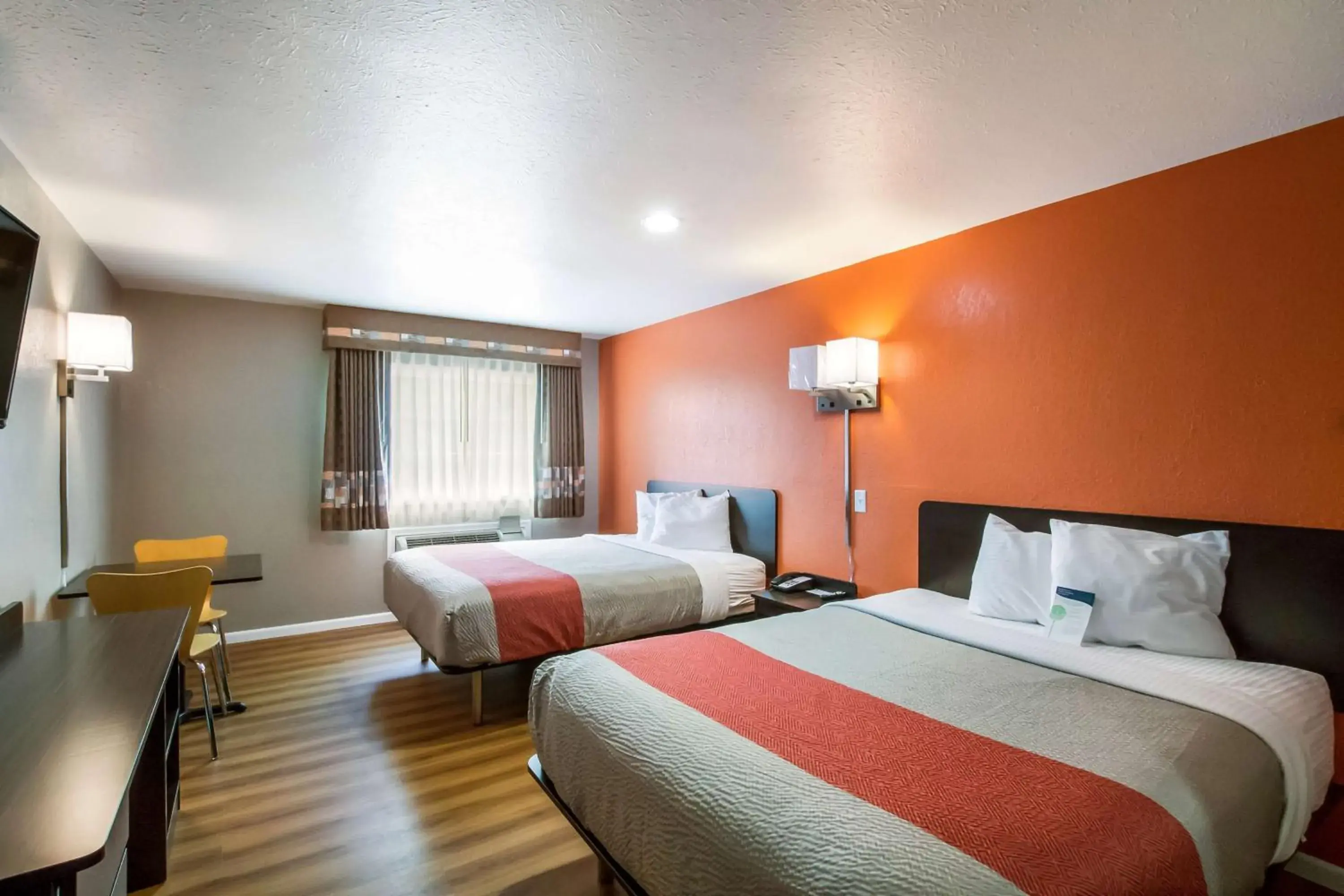 TV and multimedia, Bed in Motel 6-Rossford, OH TV and multimedia, Bed in Motel 6-Rossford, OH