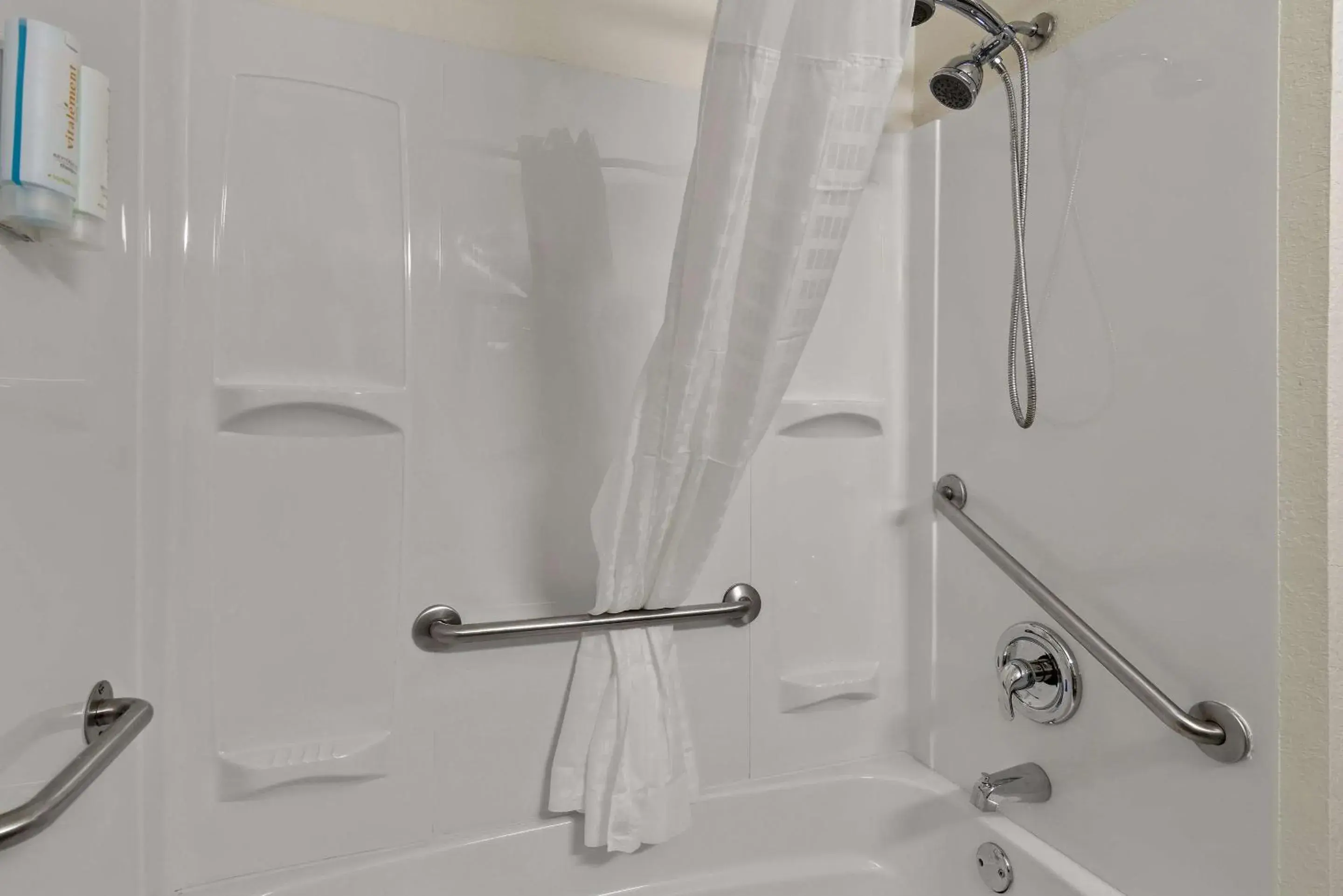 Bedroom in Clarion Pointe Bloomington-Normal near I-55 and University Bedroom in Clarion Pointe Bloomington-Normal near I-55 and University