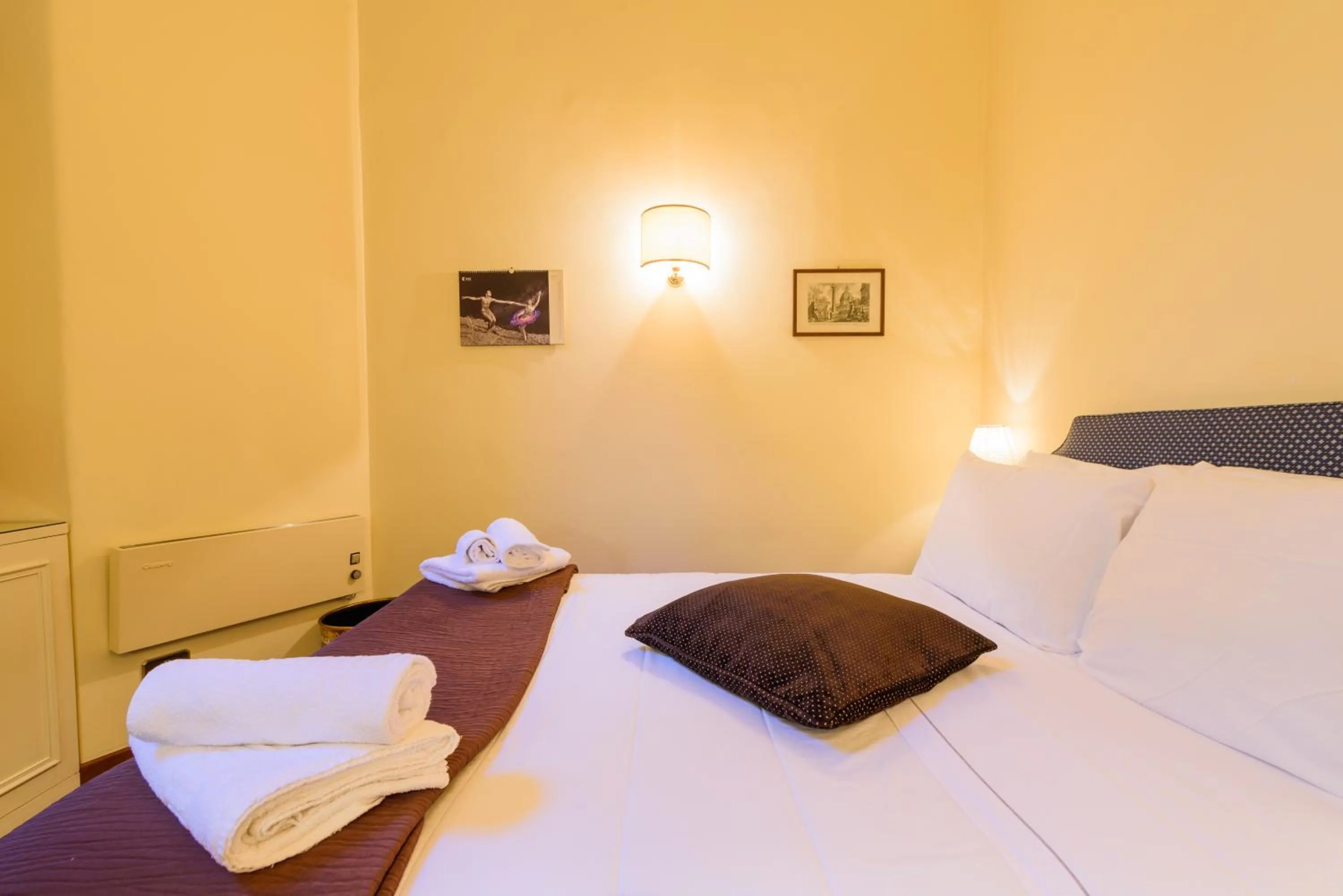 Bedroom, Bed in Apartment Margutta Center