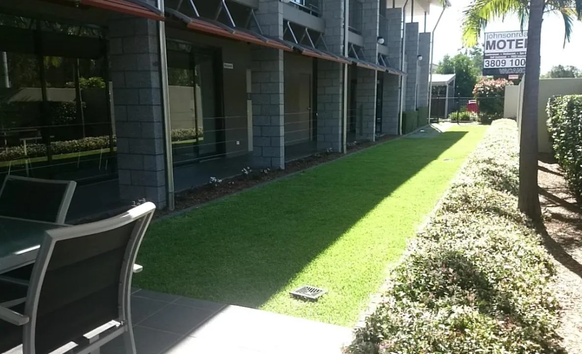 Day in Johnson Road Motel