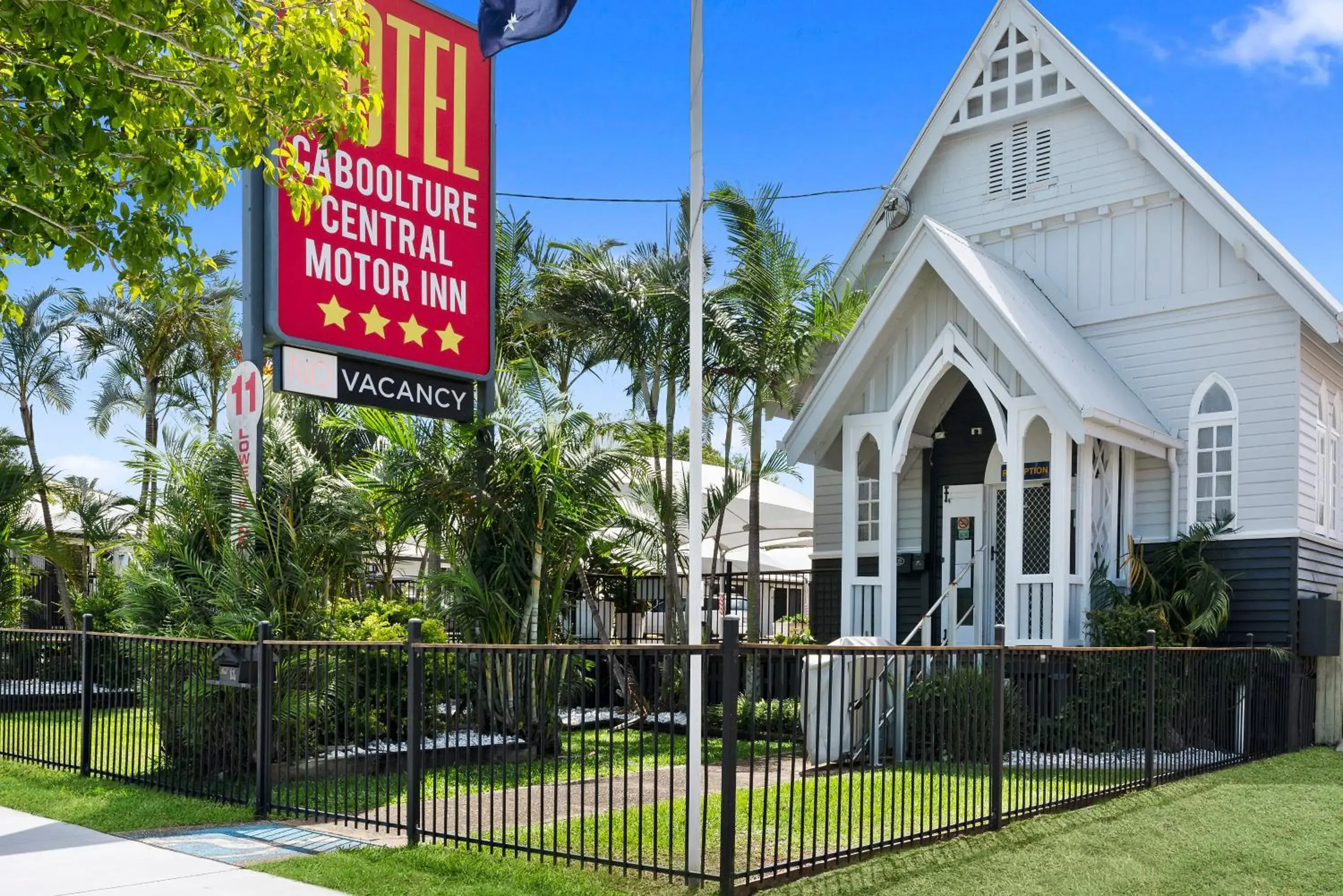Property building in Caboolture Central Motor Inn, Sure Stay Collection by BW Property building in Caboolture Central Motor Inn, Sure Stay Collection by BW