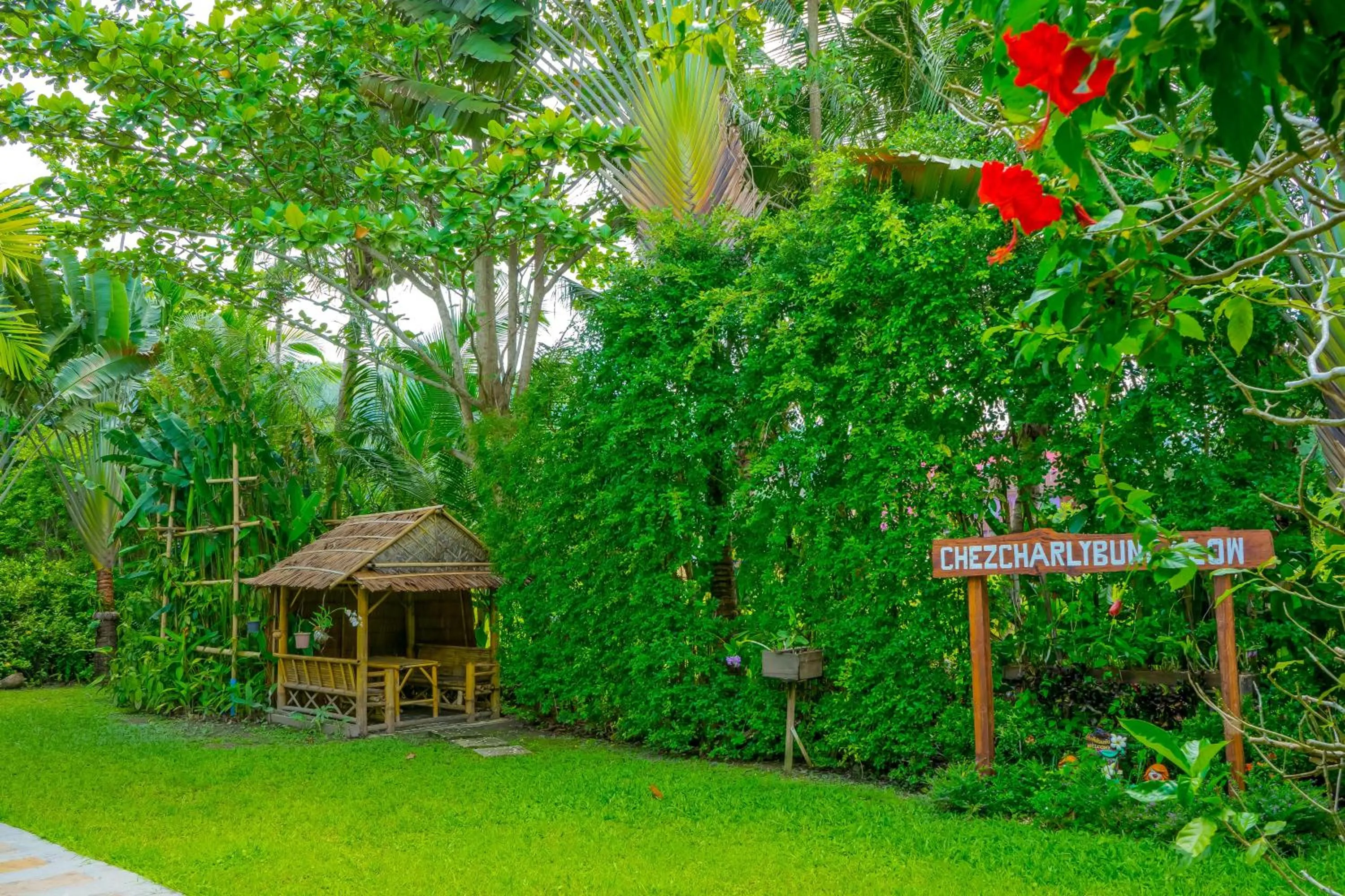 Garden in Chez Charly Bungalow