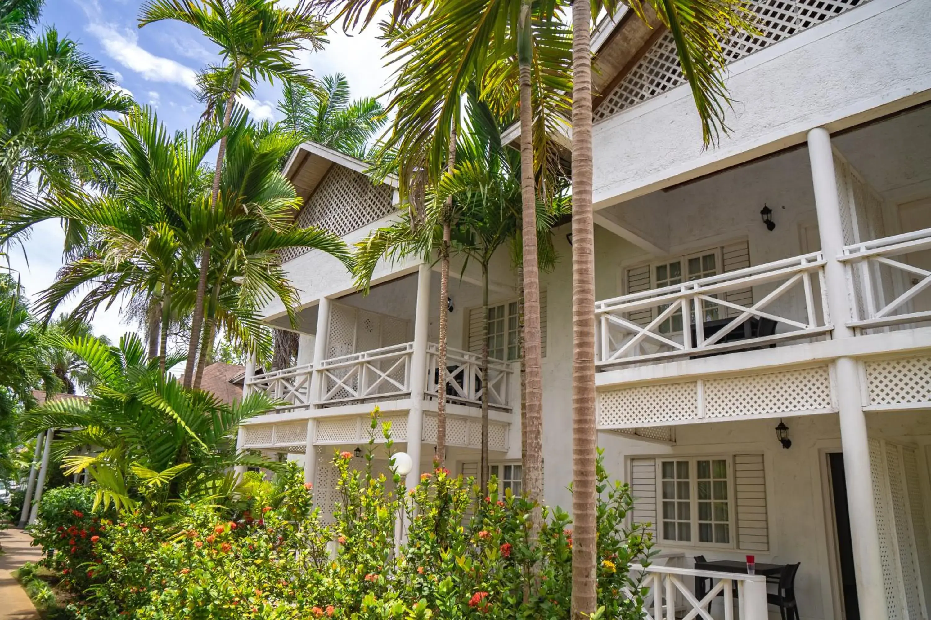 Property building in Merrils Beach Resort II Property building in Merrils Beach Resort II