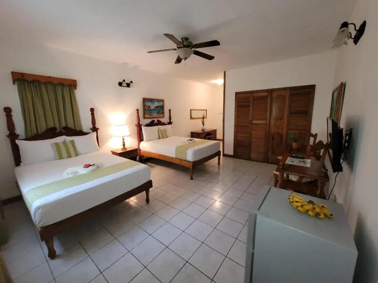 Photo of the whole room, Bed in Merrils Beach Resort II Photo of the whole room, Bed in Merrils Beach Resort II