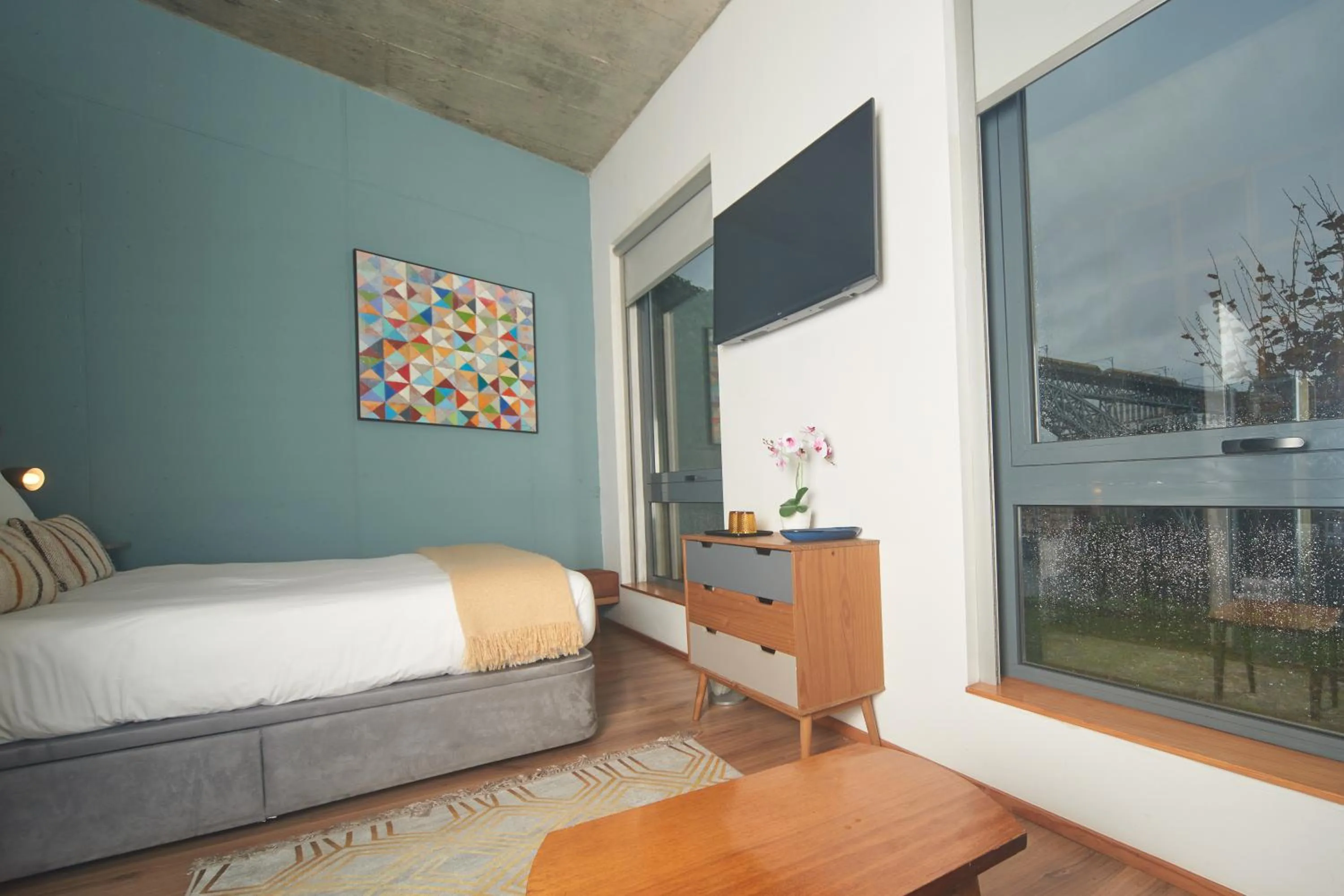 View (from property/room), Bed in Bridge It - Suites & Views