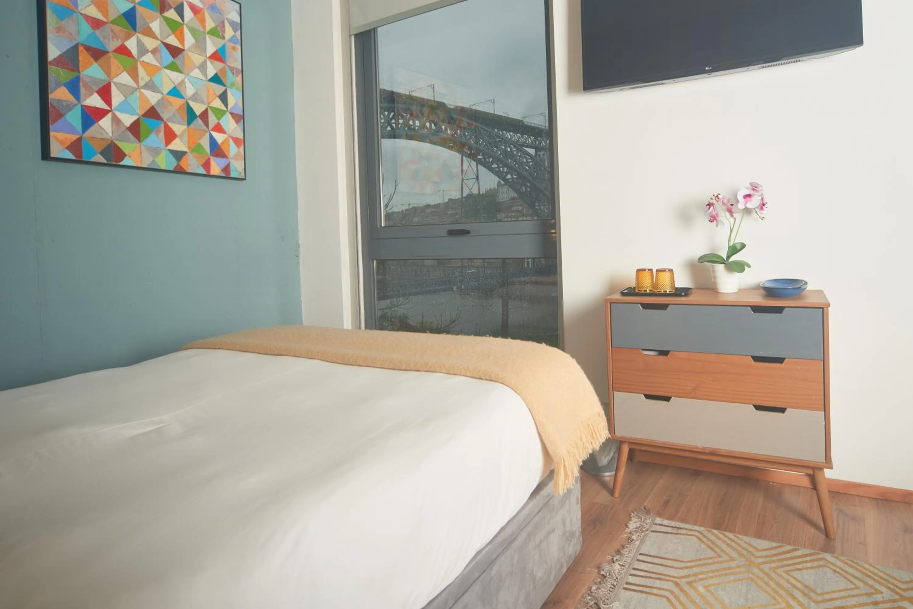 Bed in Bridge It - Suites & Views