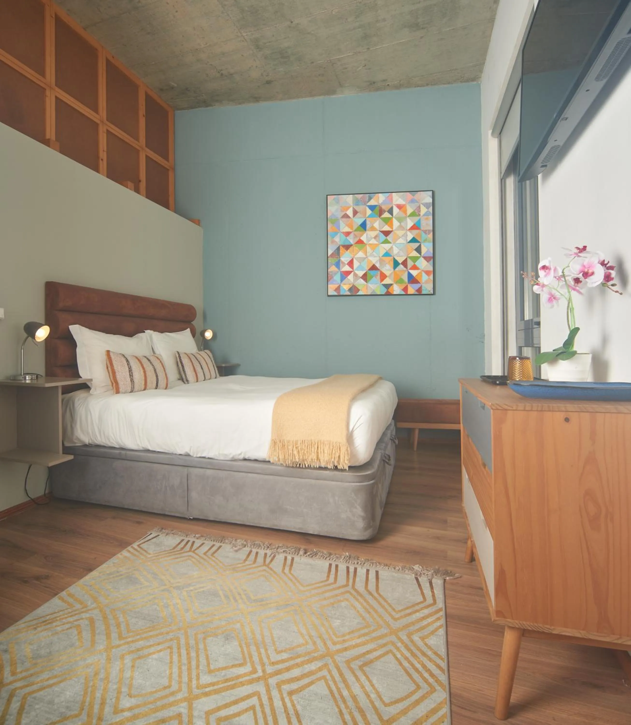 View (from property/room), Bed in Bridge It - Suites & Views