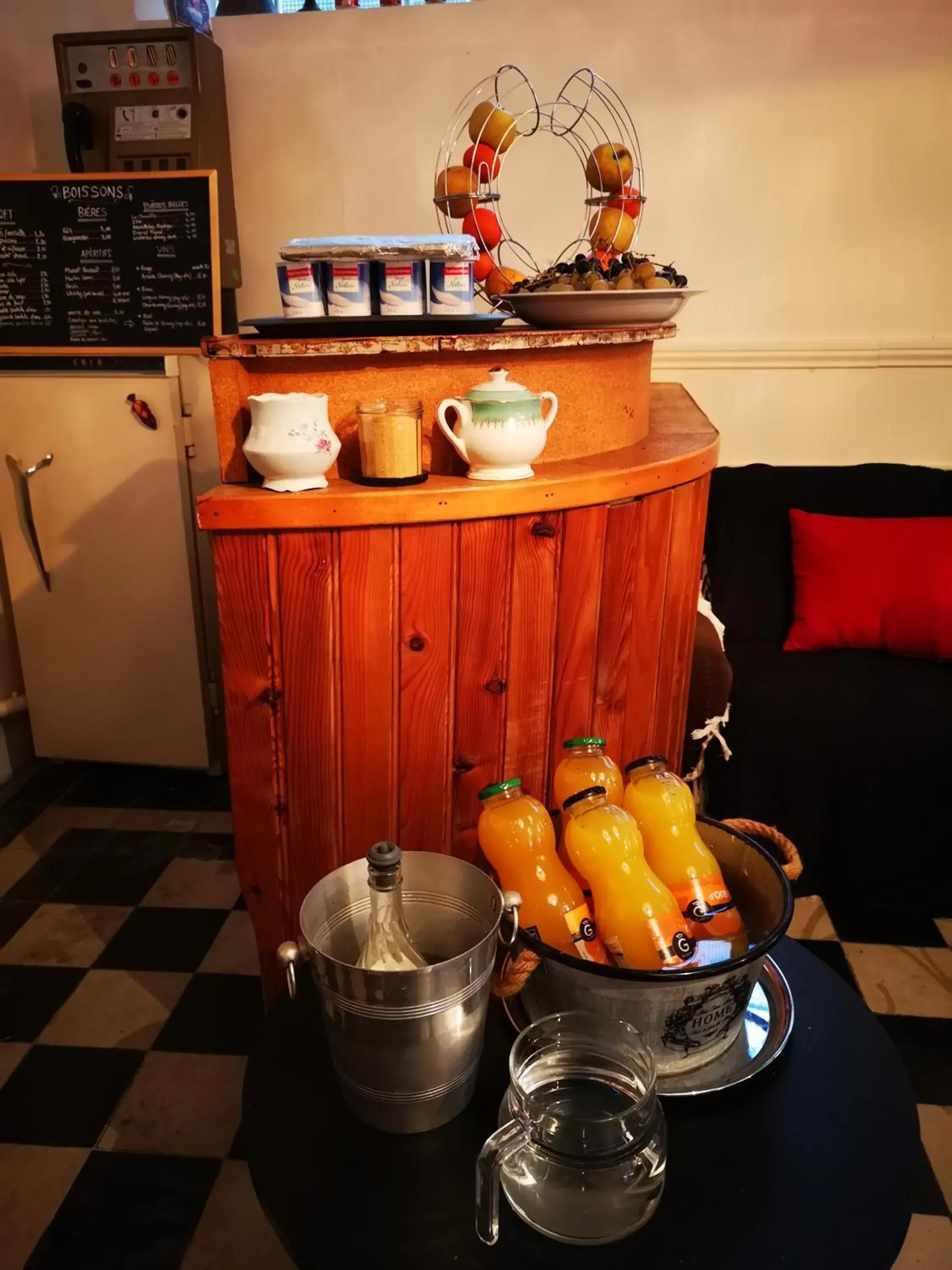 Restaurant/places to eat in La Roseraie Restaurant/places to eat in La Roseraie