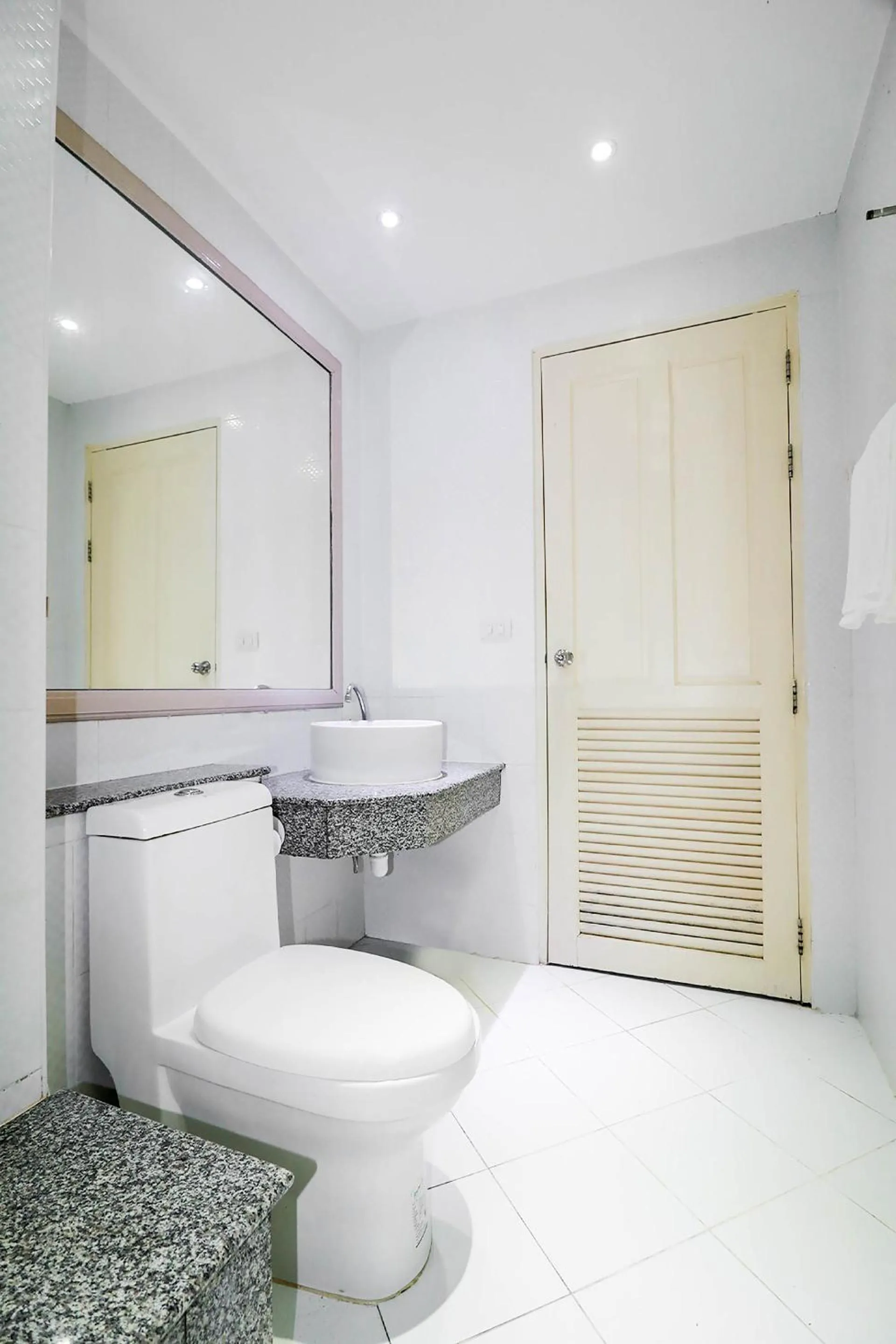 Bathroom in Natural Beach Hotel Pattaya