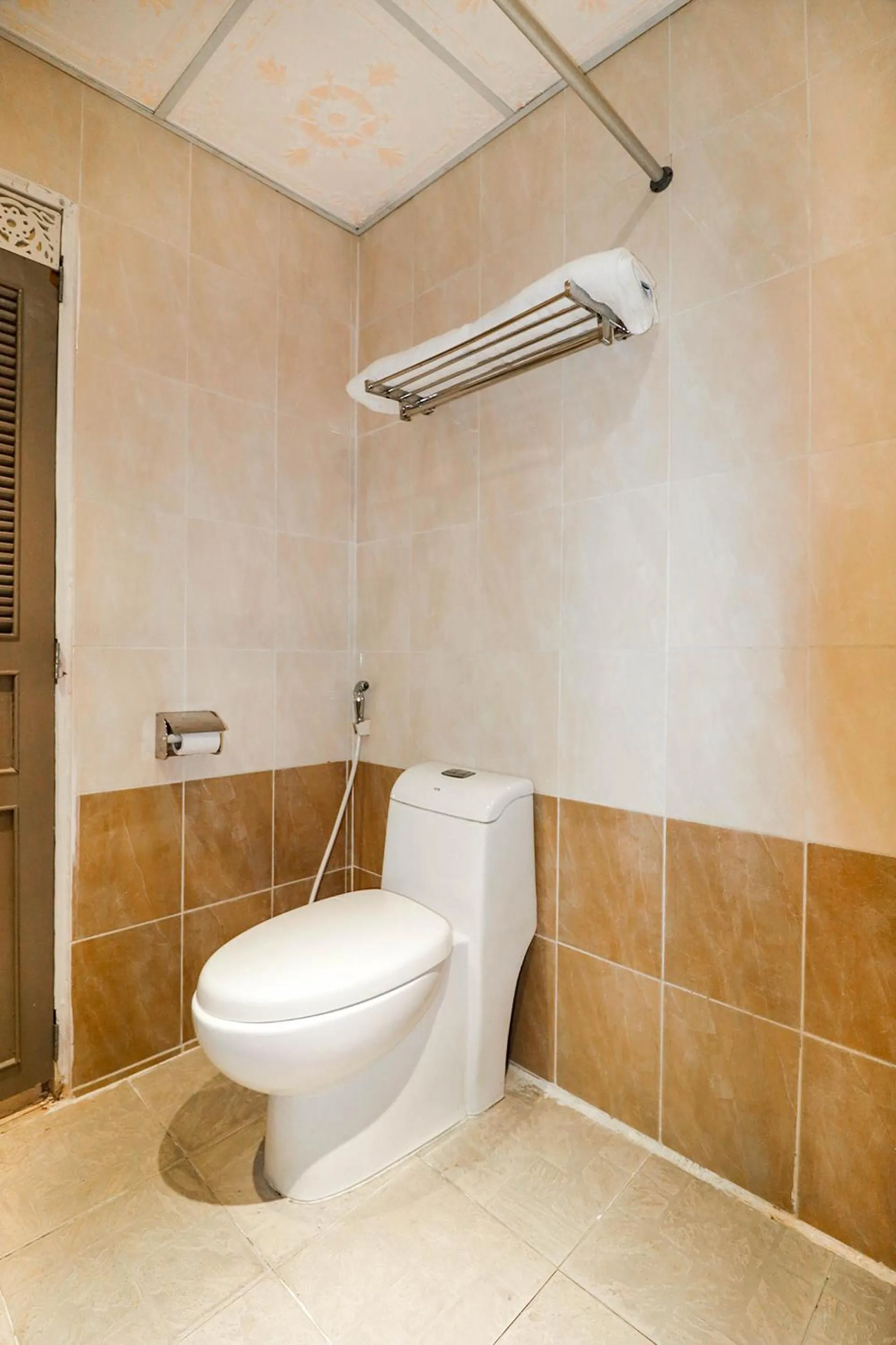 Bathroom in Natural Beach Hotel Pattaya