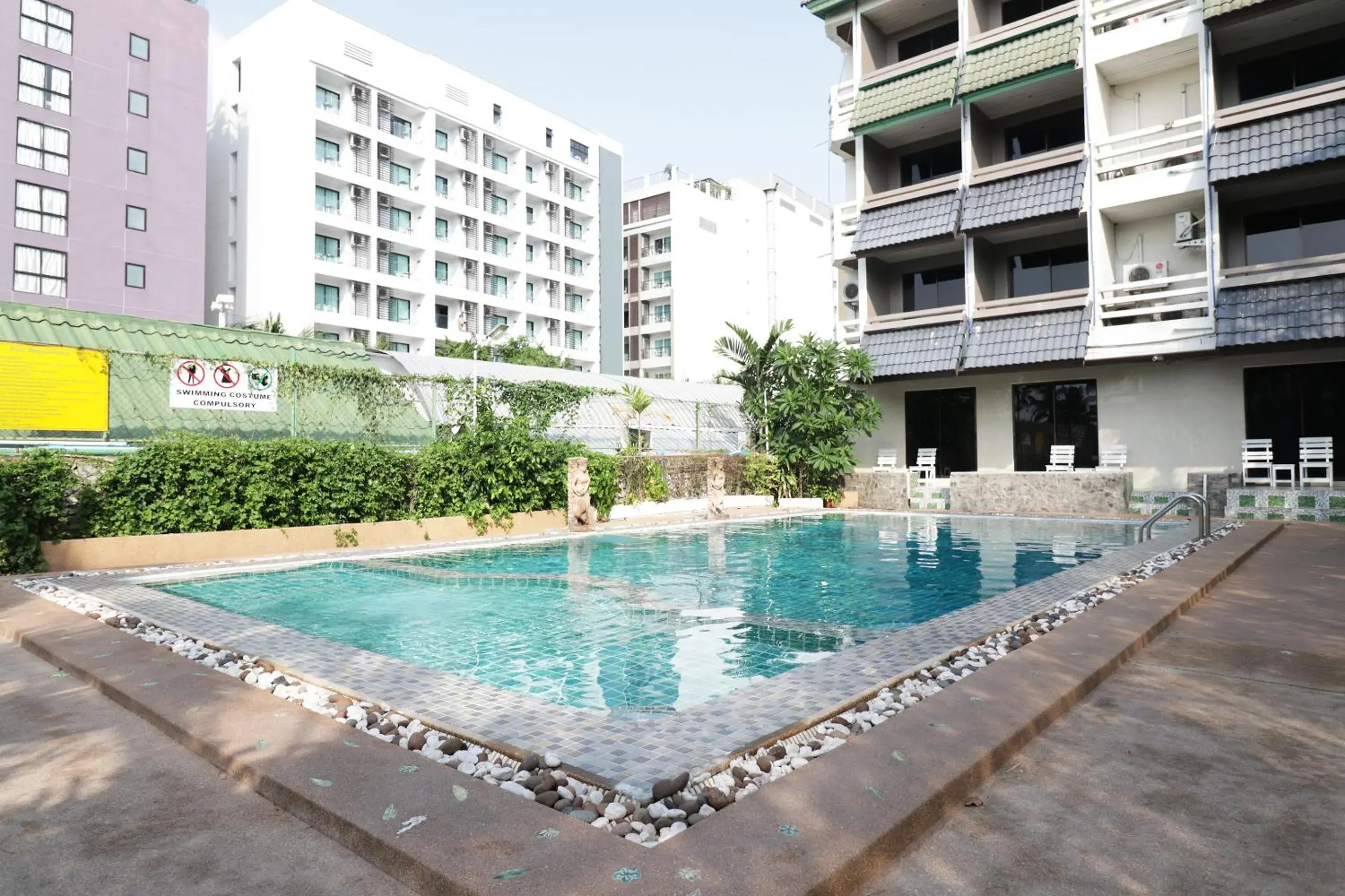 Swimming pool in Natural Beach Hotel Pattaya Swimming pool in Natural Beach Hotel Pattaya