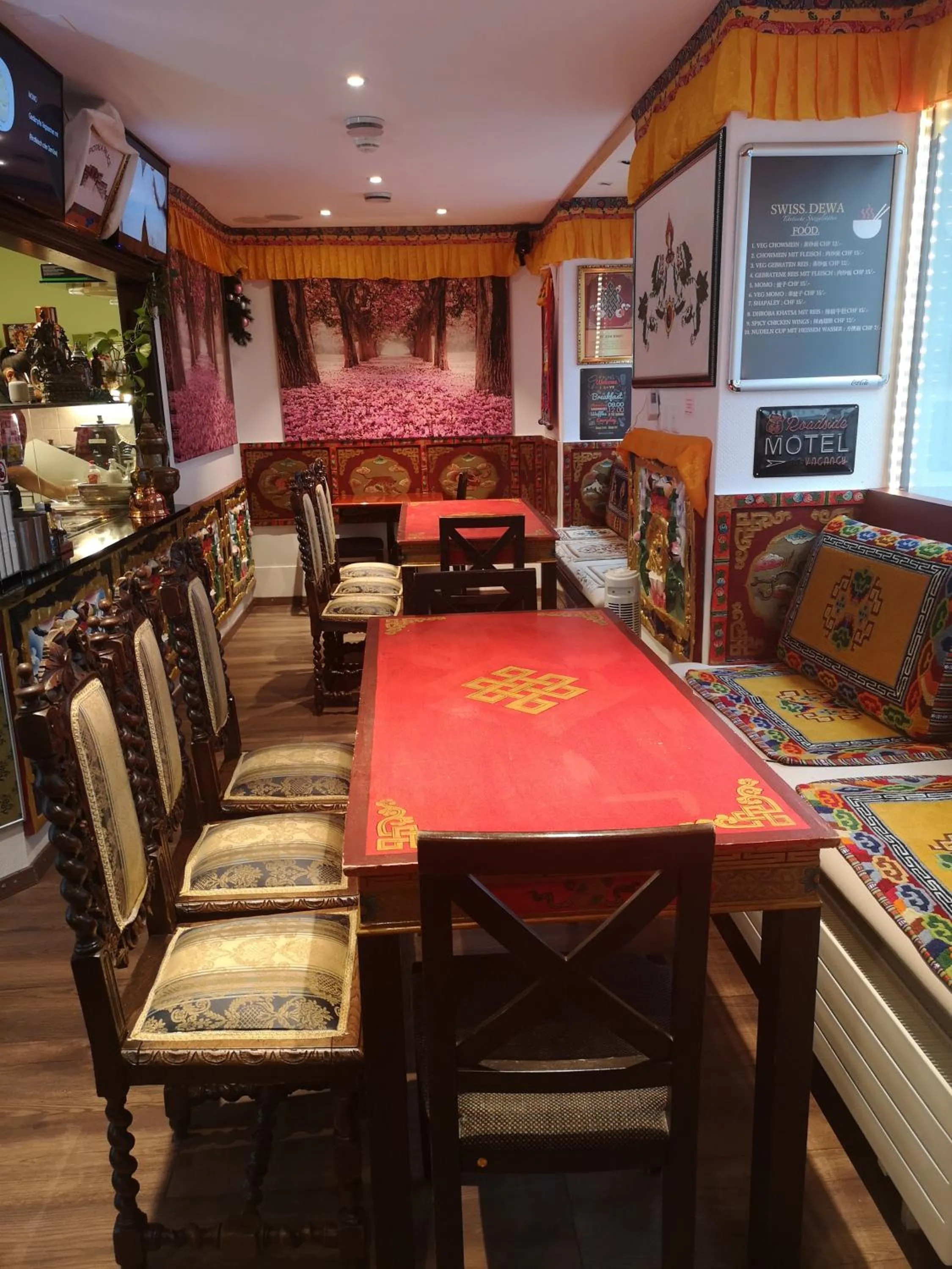 Restaurant/places to eat in Swiss Dewa