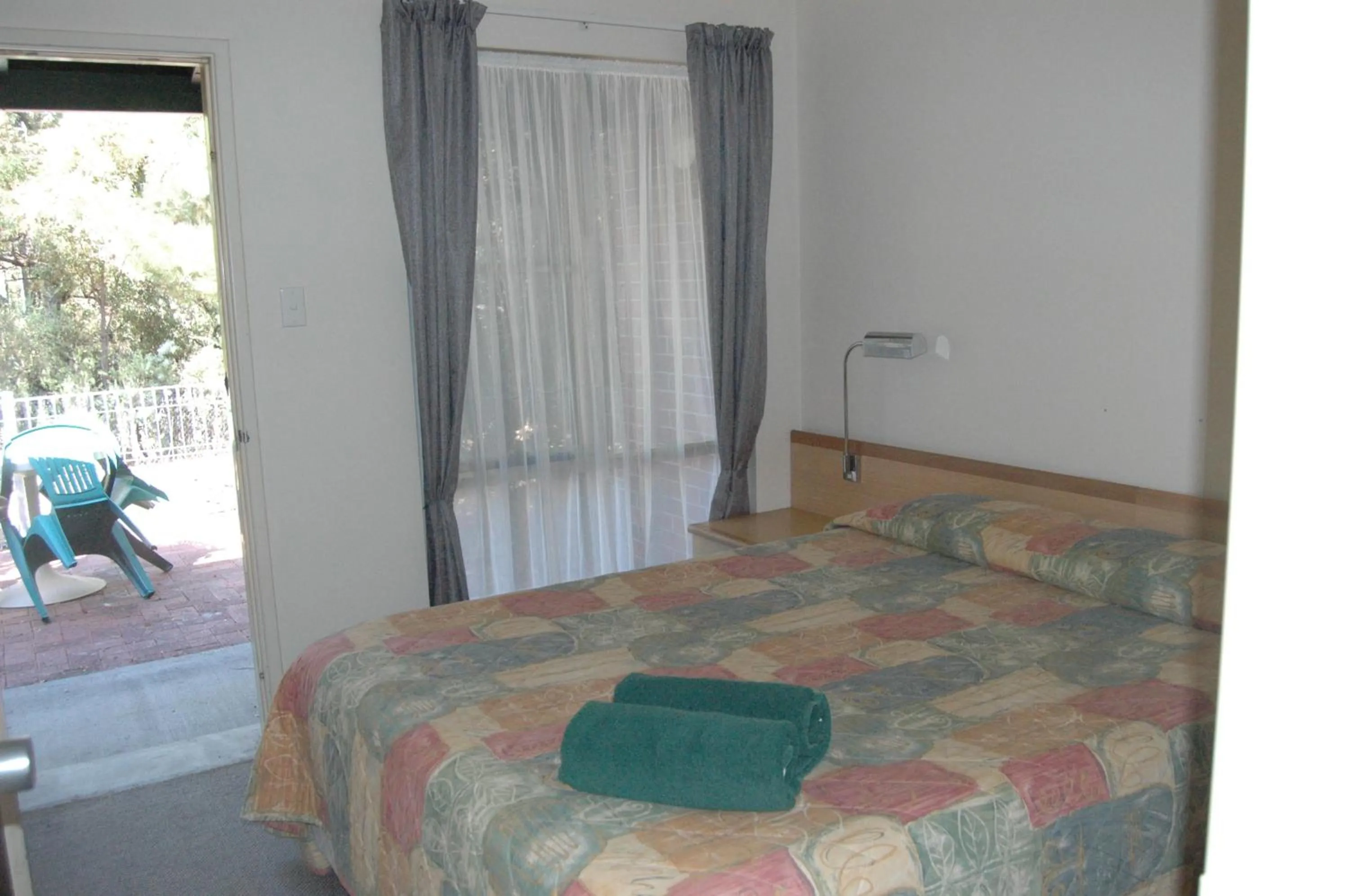 Bed in Collie Forest Motel