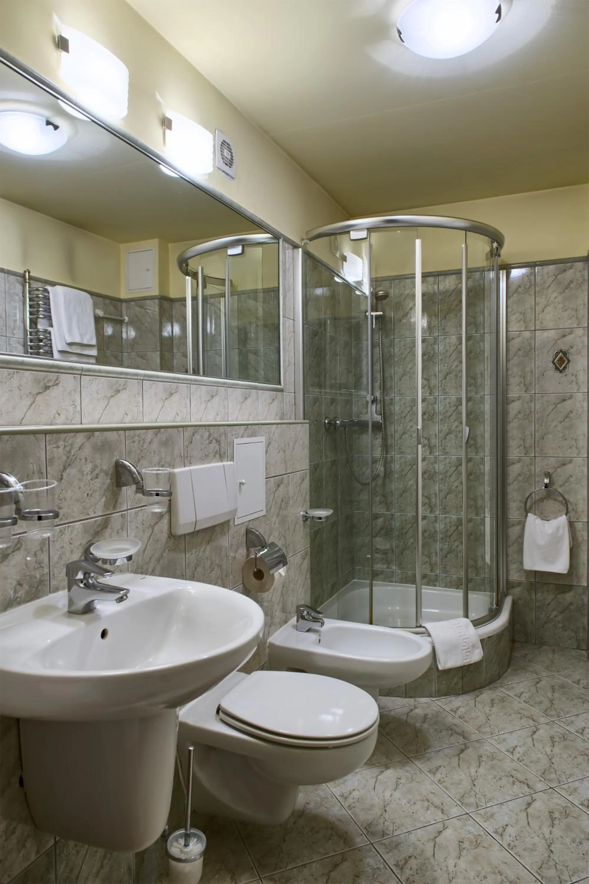 Shower in Hotel Dwór Polski