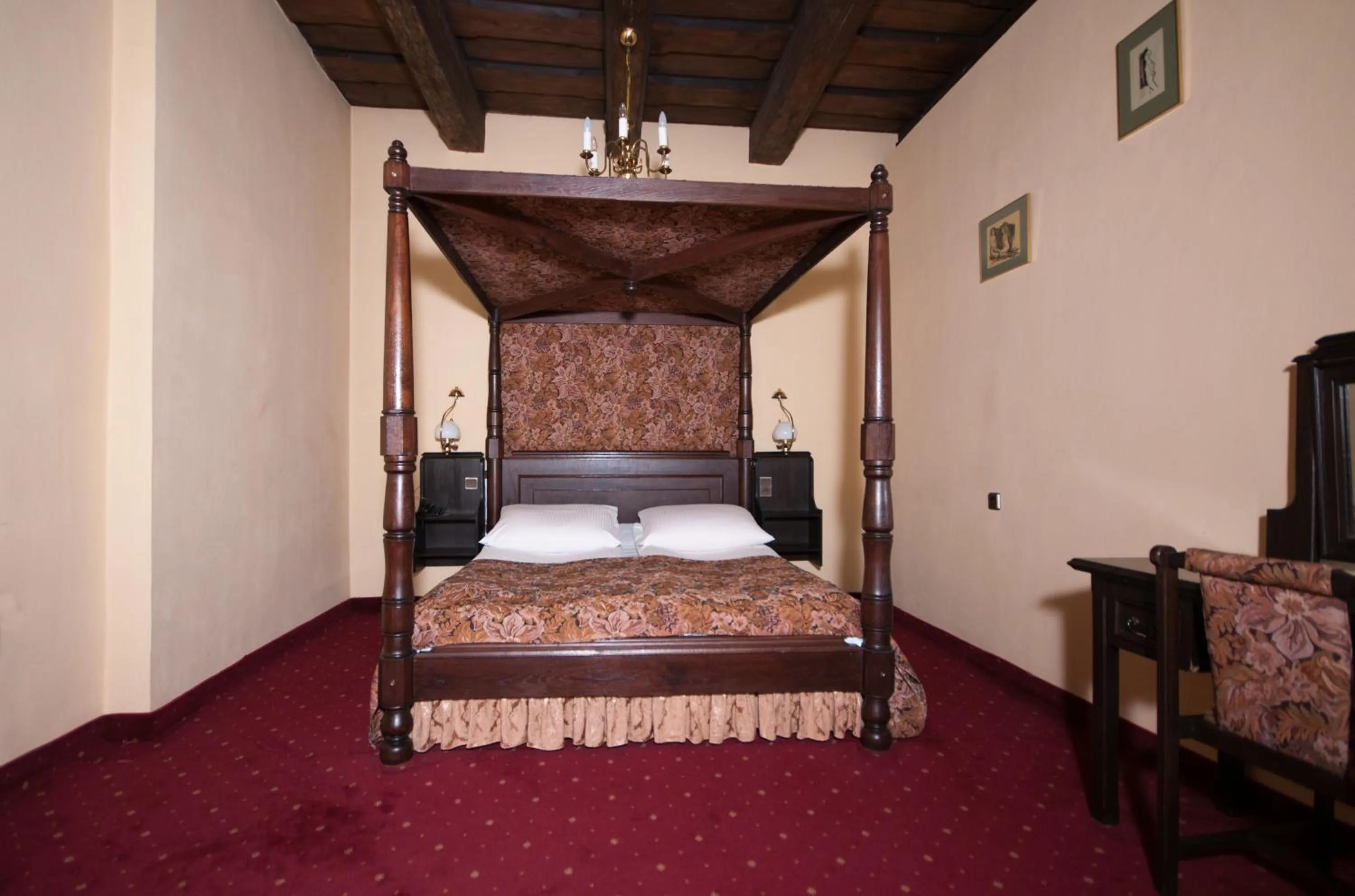 Bed in Hotel Dwór Polski