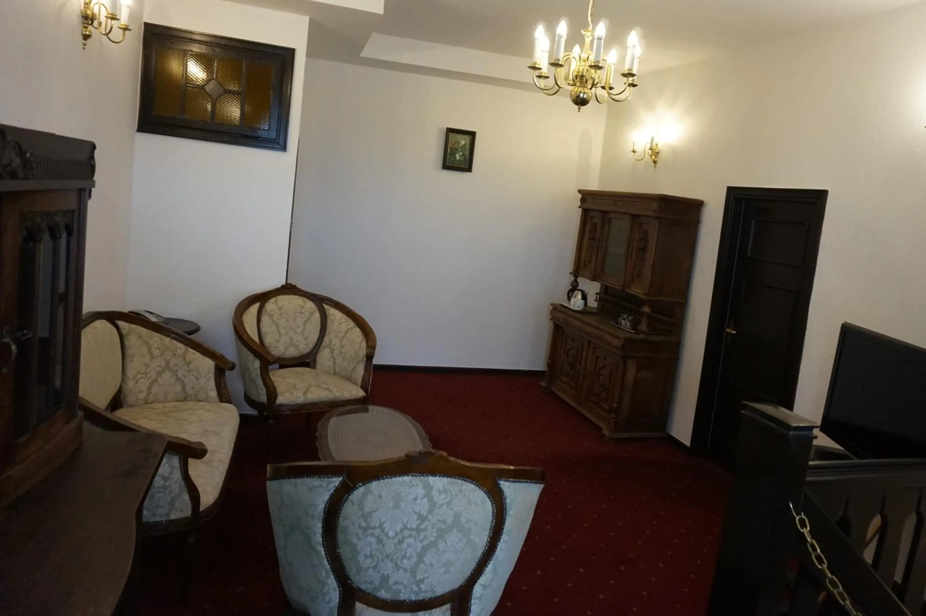 Seating area in Hotel Dwór Polski