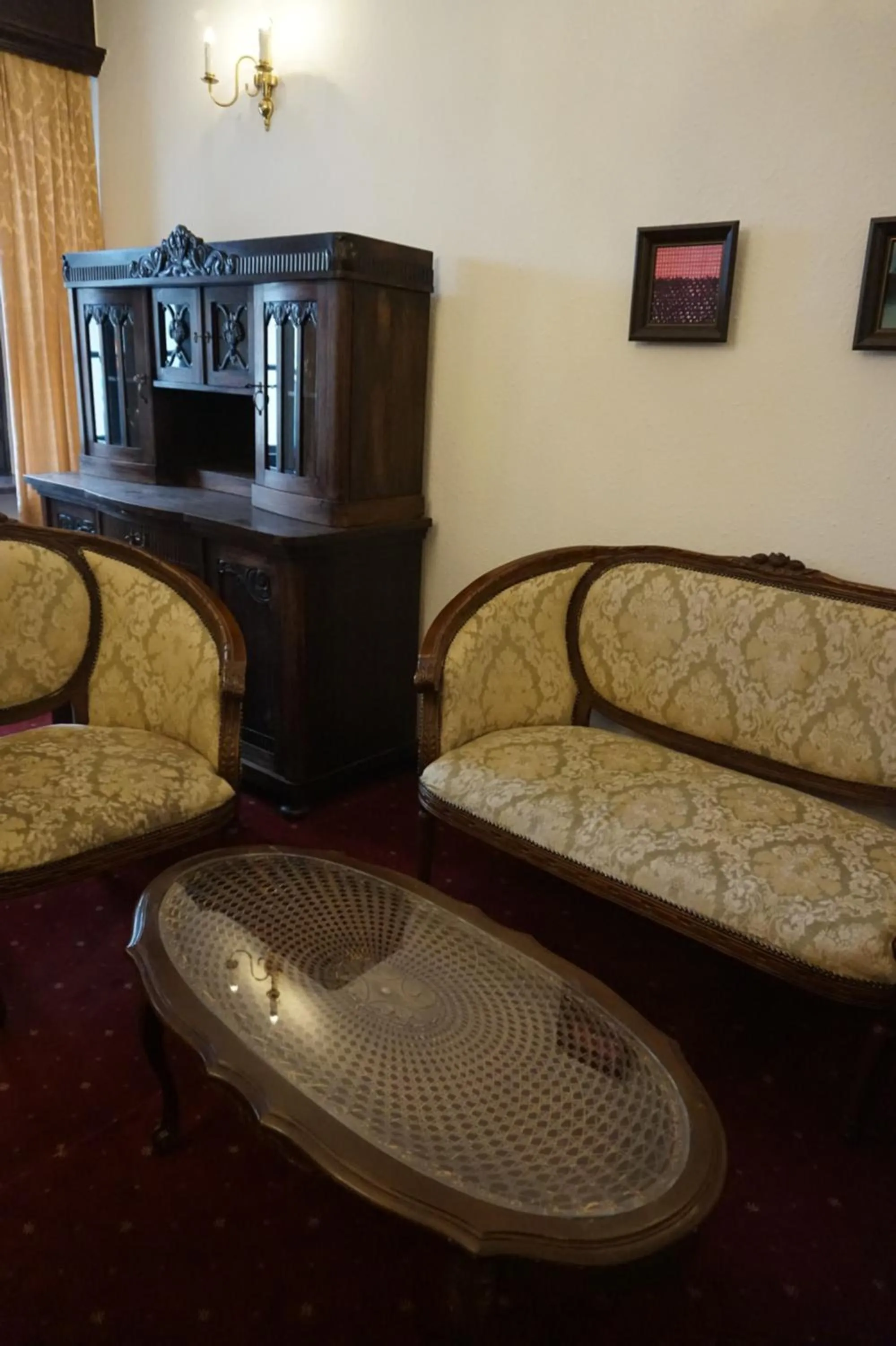 Seating area in Hotel Dwór Polski