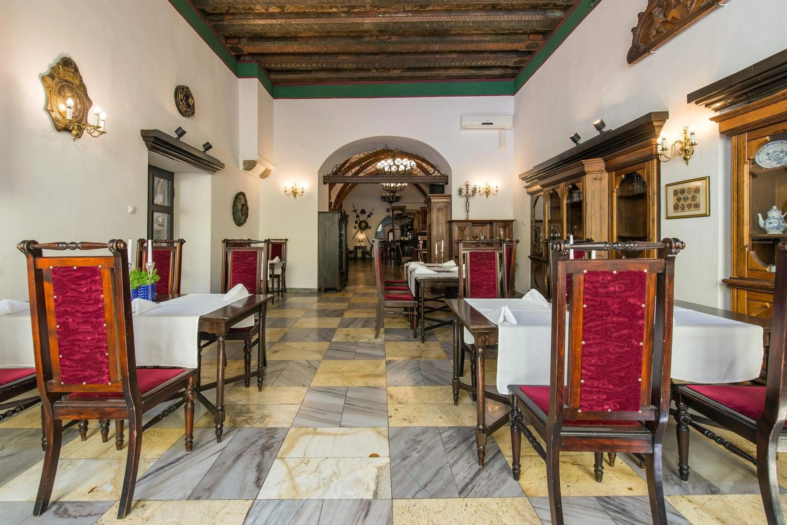 Restaurant/places to eat in Hotel Dwór Polski